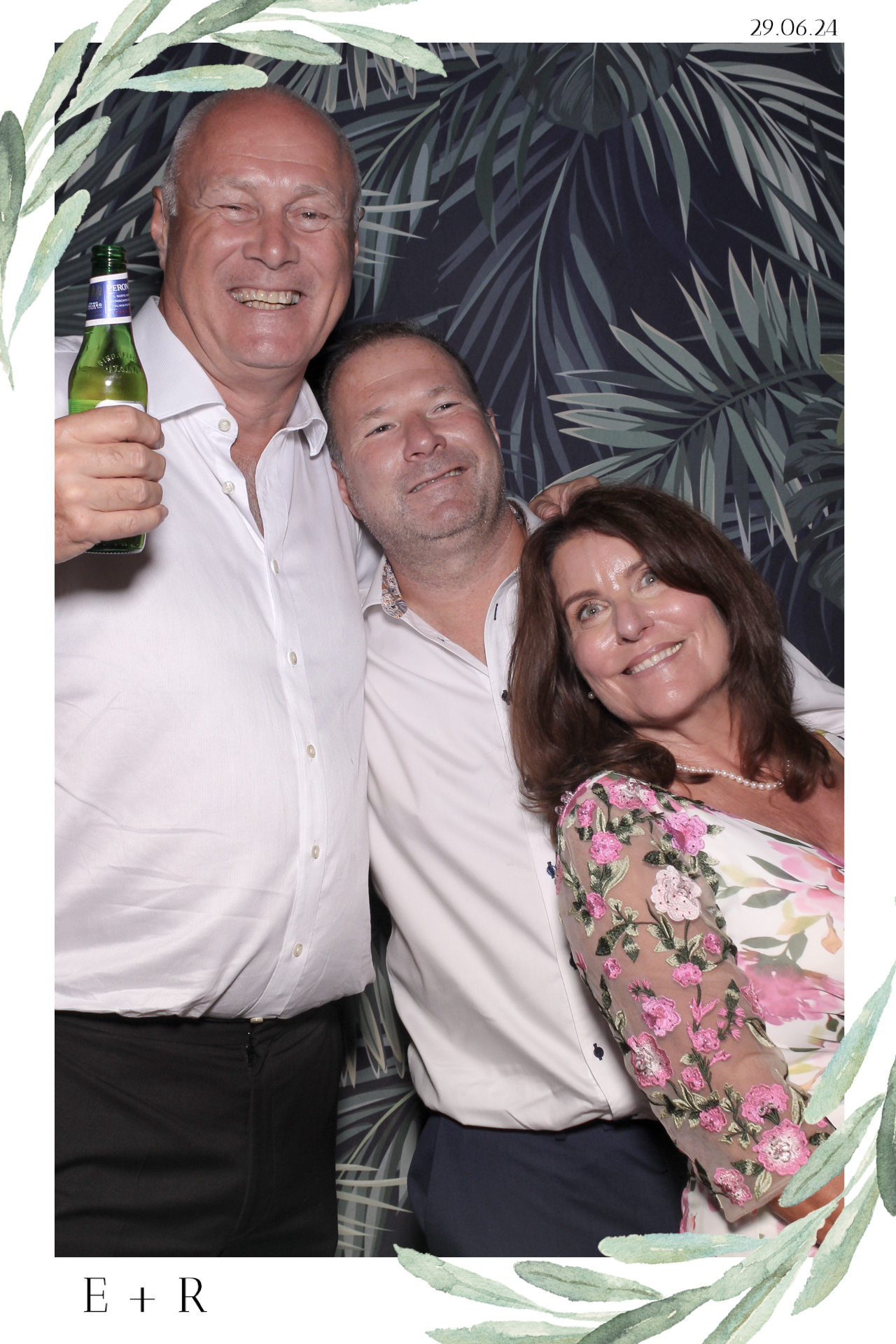 Ellie & Rob - Selfie Mirror | View more photos from the event at gallery.freshbooths.com/u/FreshBooths/Ellie-Rob-Selfie-Mirror