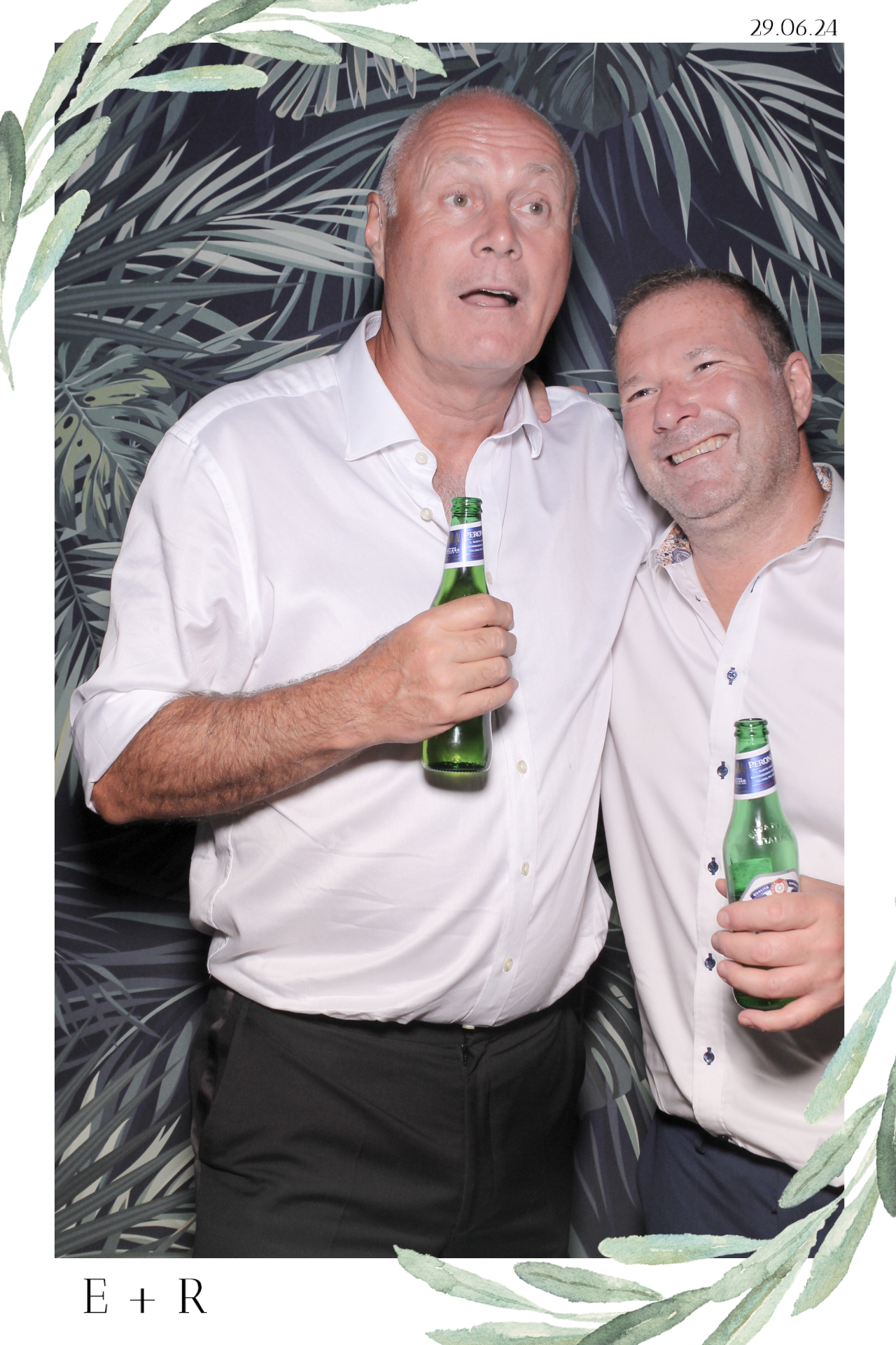 Ellie & Rob - Selfie Mirror | View more photos from the event at gallery.freshbooths.com/u/FreshBooths/Ellie-Rob-Selfie-Mirror