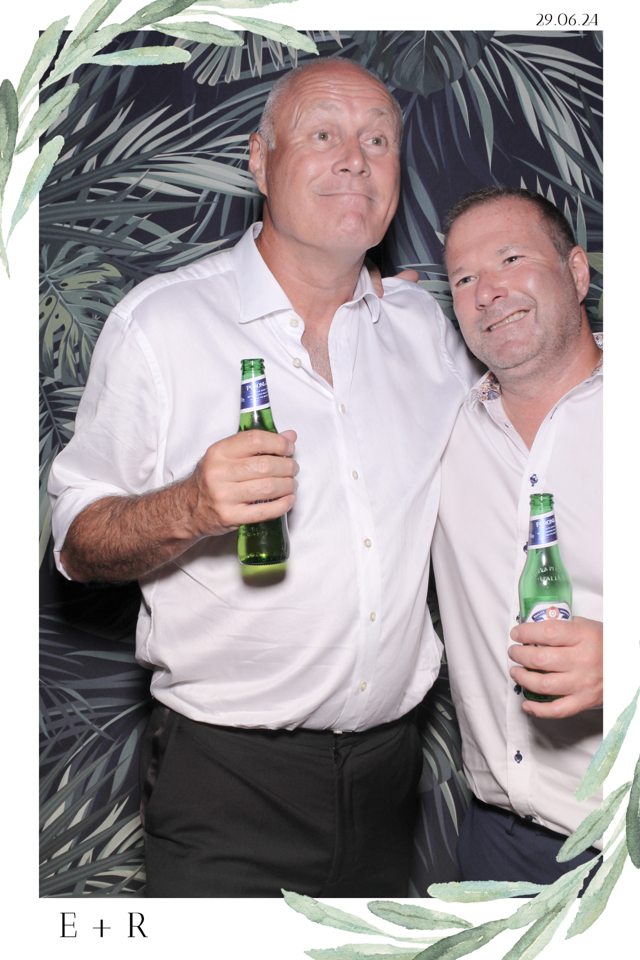 Ellie & Rob - Selfie Mirror | View more photos from the event at gallery.freshbooths.com/u/FreshBooths/Ellie-Rob-Selfie-Mirror