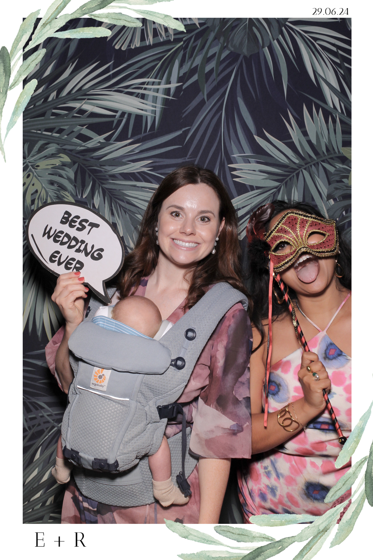 Ellie & Rob - Selfie Mirror | View more photos from the event at gallery.freshbooths.com/u/FreshBooths/Ellie-Rob-Selfie-Mirror