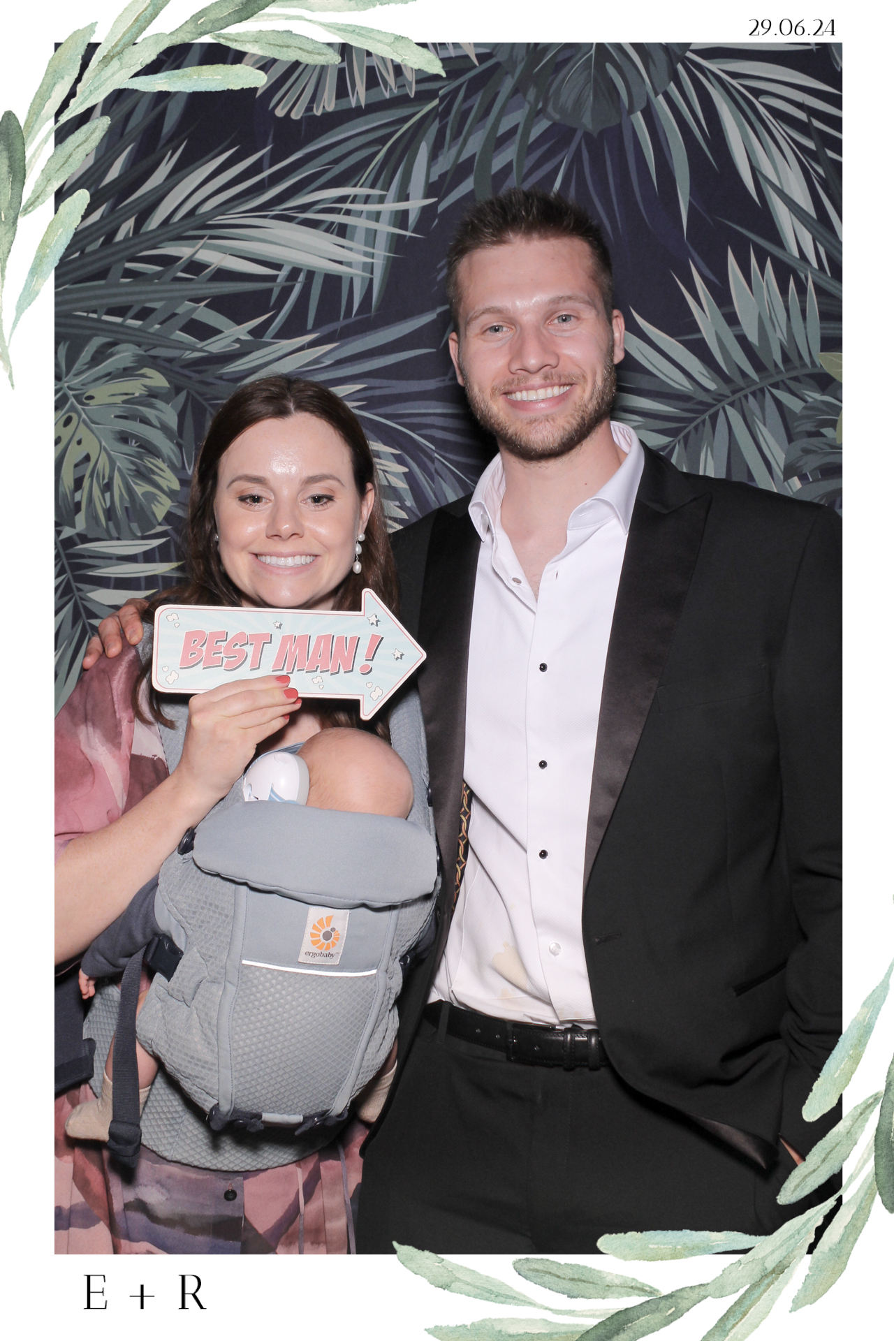 Ellie & Rob - Selfie Mirror | View more photos from the event at gallery.freshbooths.com/u/FreshBooths/Ellie-Rob-Selfie-Mirror