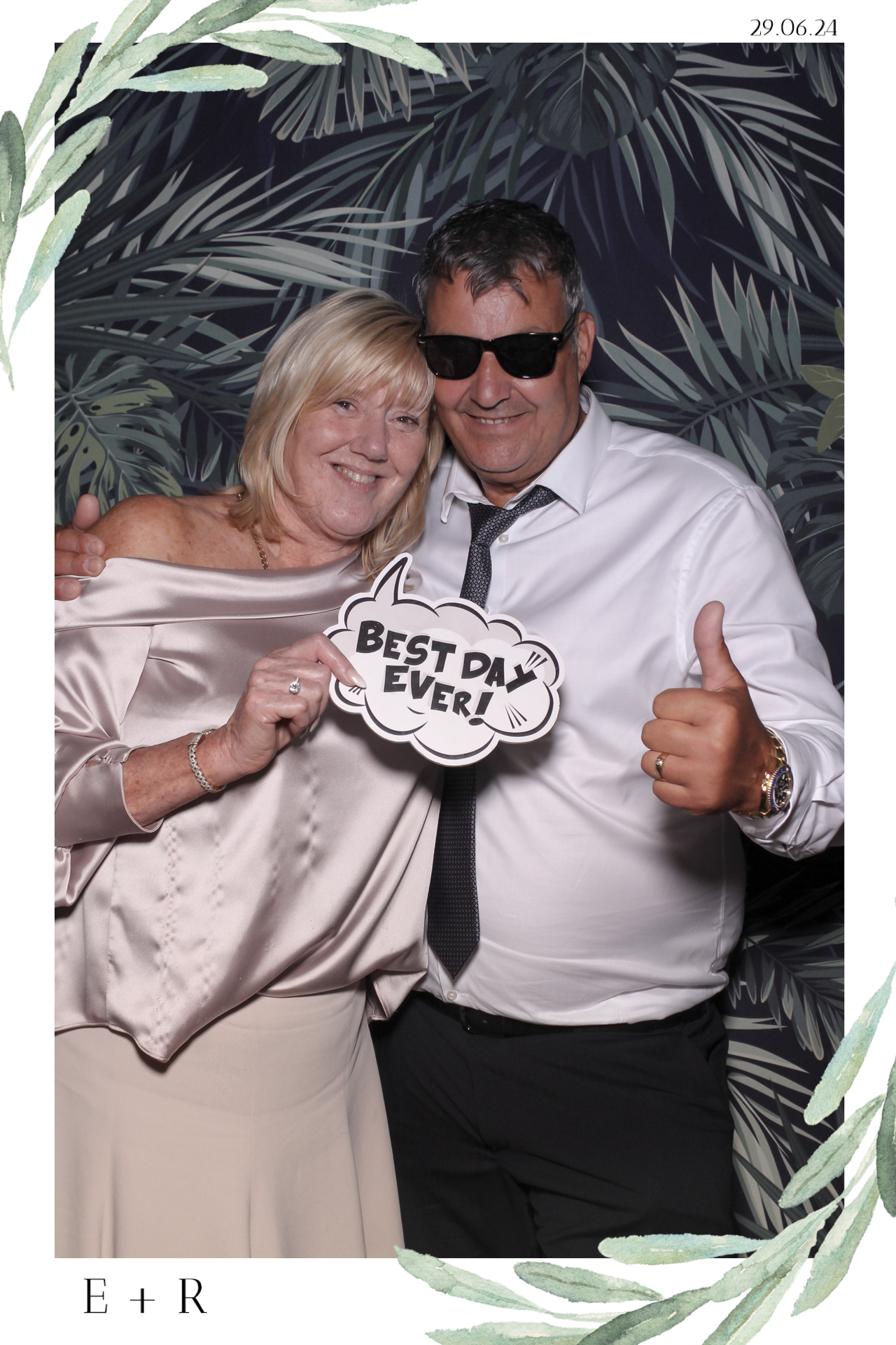 Ellie & Rob - Selfie Mirror | View more photos from the event at gallery.freshbooths.com/u/FreshBooths/Ellie-Rob-Selfie-Mirror