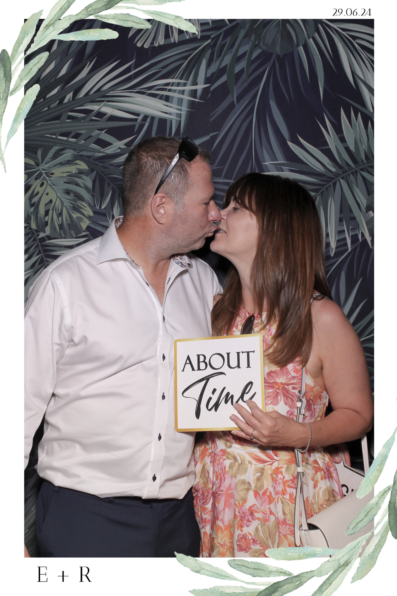 Ellie & Rob - Selfie Mirror | View more photos from the event at gallery.freshbooths.com/u/FreshBooths/Ellie-Rob-Selfie-Mirror