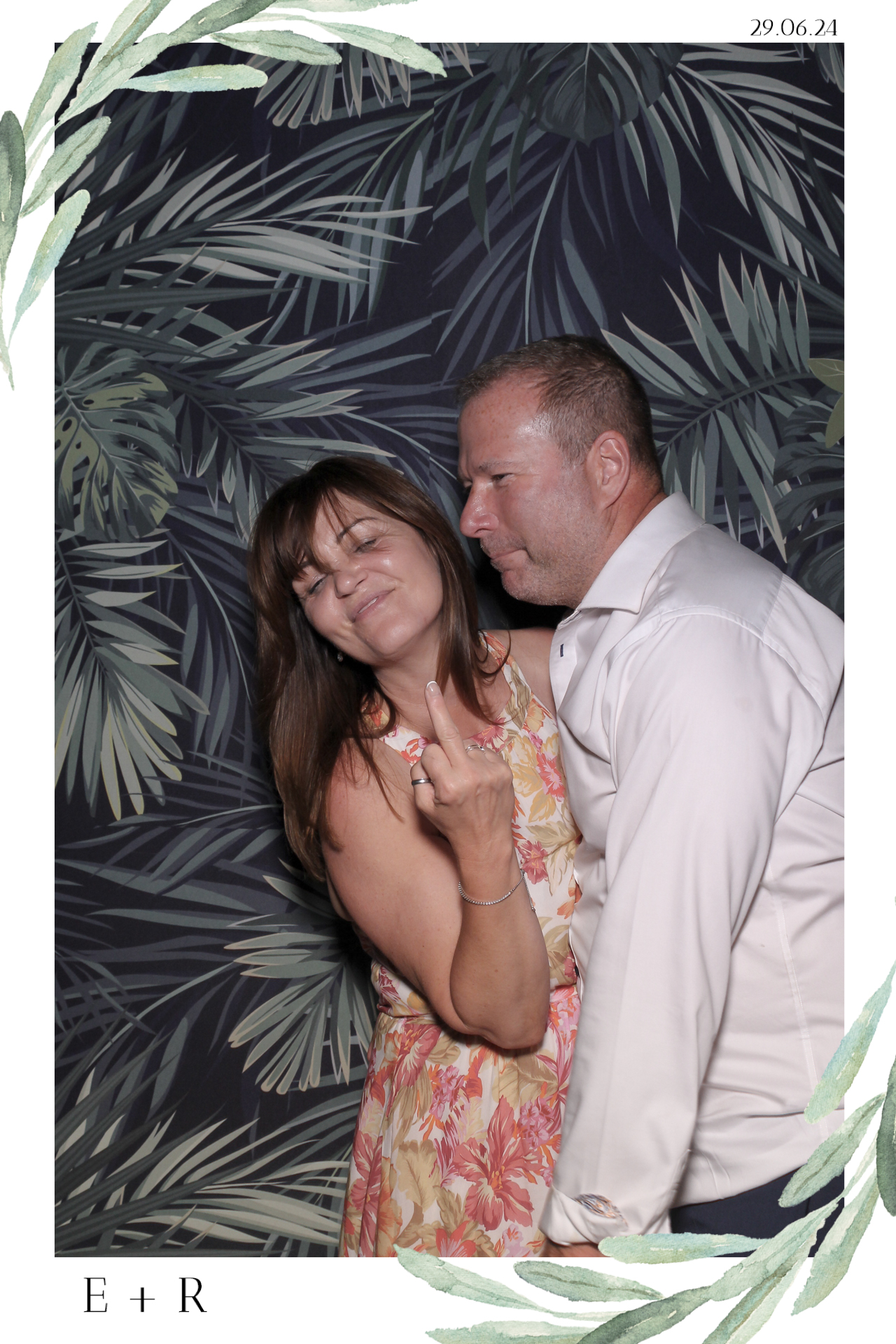 Ellie & Rob - Selfie Mirror | View more photos from the event at gallery.freshbooths.com/u/FreshBooths/Ellie-Rob-Selfie-Mirror