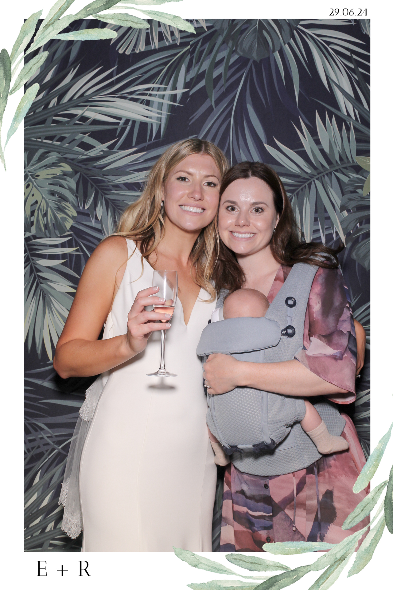 Ellie & Rob - Selfie Mirror | View more photos from the event at gallery.freshbooths.com/u/FreshBooths/Ellie-Rob-Selfie-Mirror