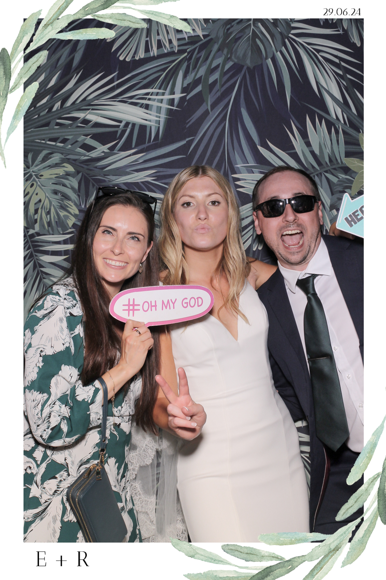 Ellie & Rob - Selfie Mirror | View more photos from the event at gallery.freshbooths.com/u/FreshBooths/Ellie-Rob-Selfie-Mirror