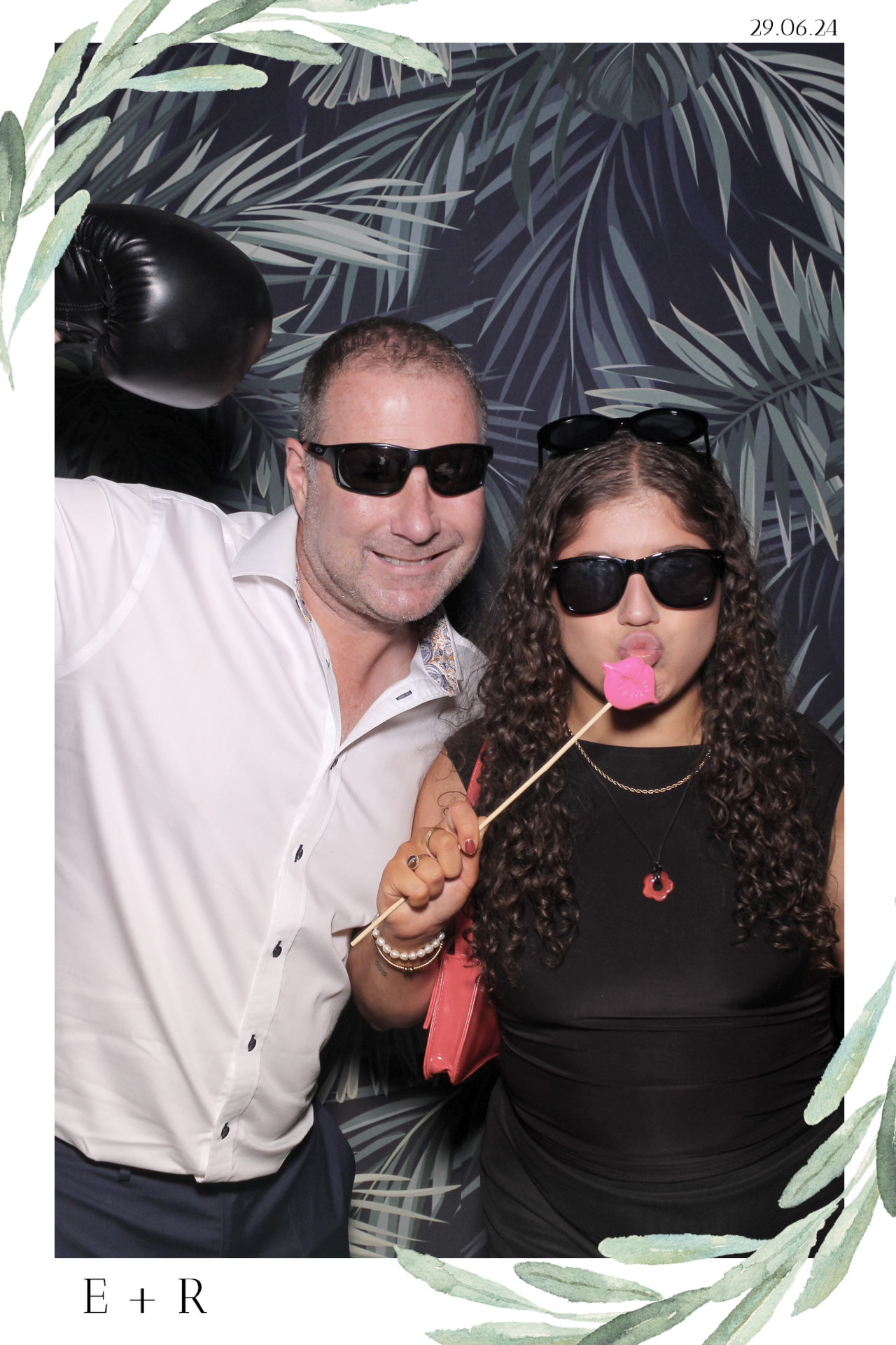 Ellie & Rob - Selfie Mirror | View more photos from the event at gallery.freshbooths.com/u/FreshBooths/Ellie-Rob-Selfie-Mirror