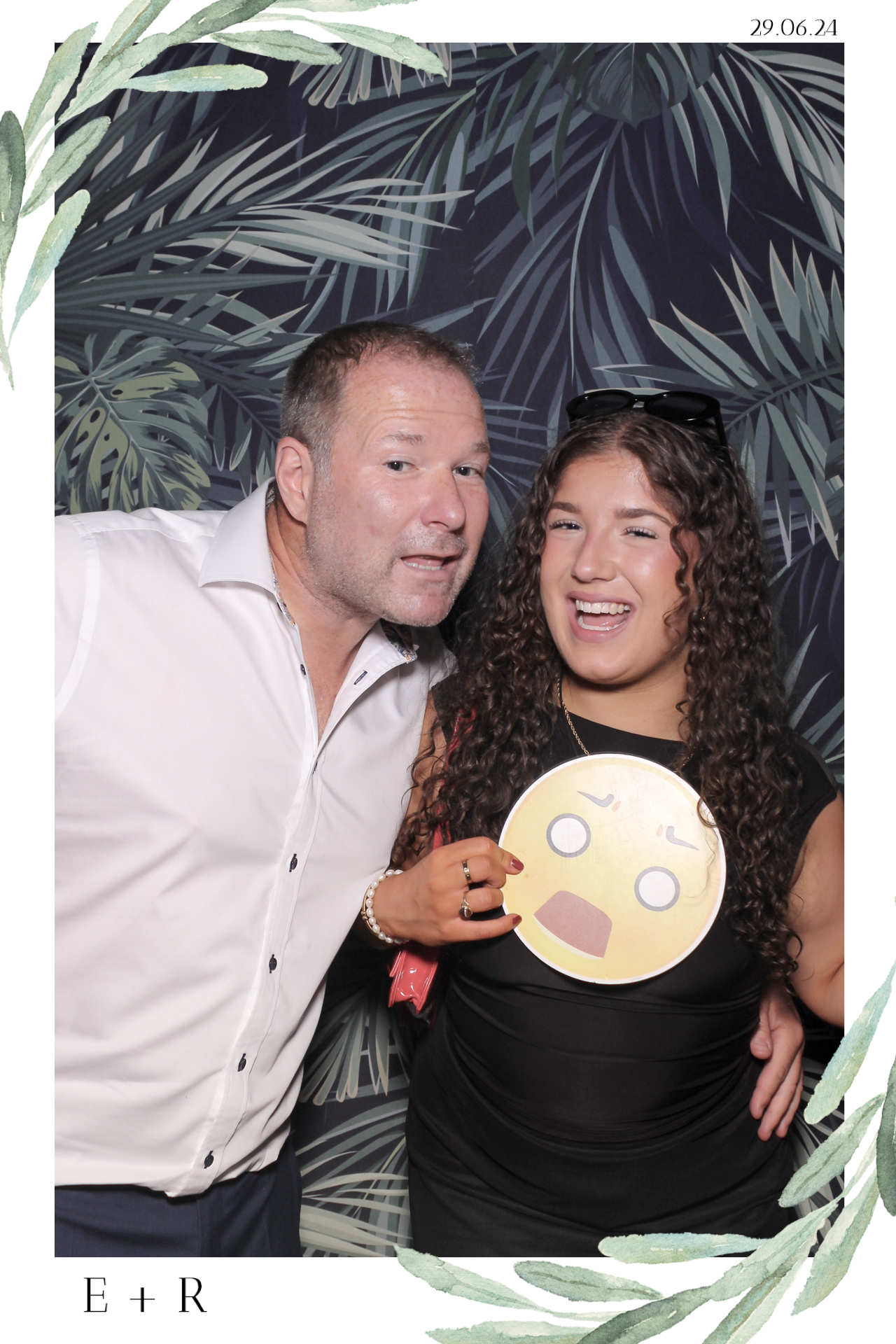 Ellie & Rob - Selfie Mirror | View more photos from the event at gallery.freshbooths.com/u/FreshBooths/Ellie-Rob-Selfie-Mirror