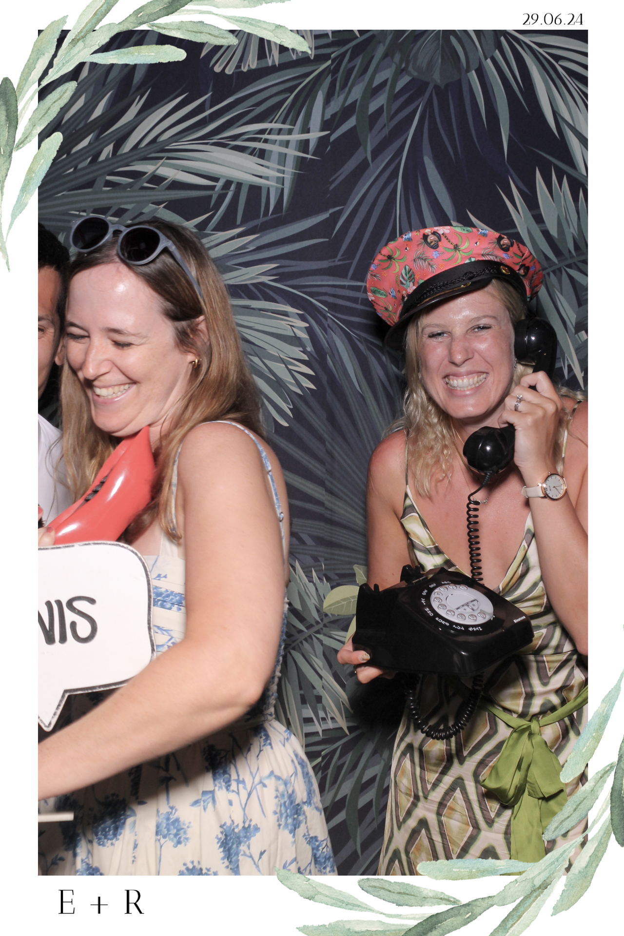 Ellie & Rob - Selfie Mirror | View more photos from the event at gallery.freshbooths.com/u/FreshBooths/Ellie-Rob-Selfie-Mirror