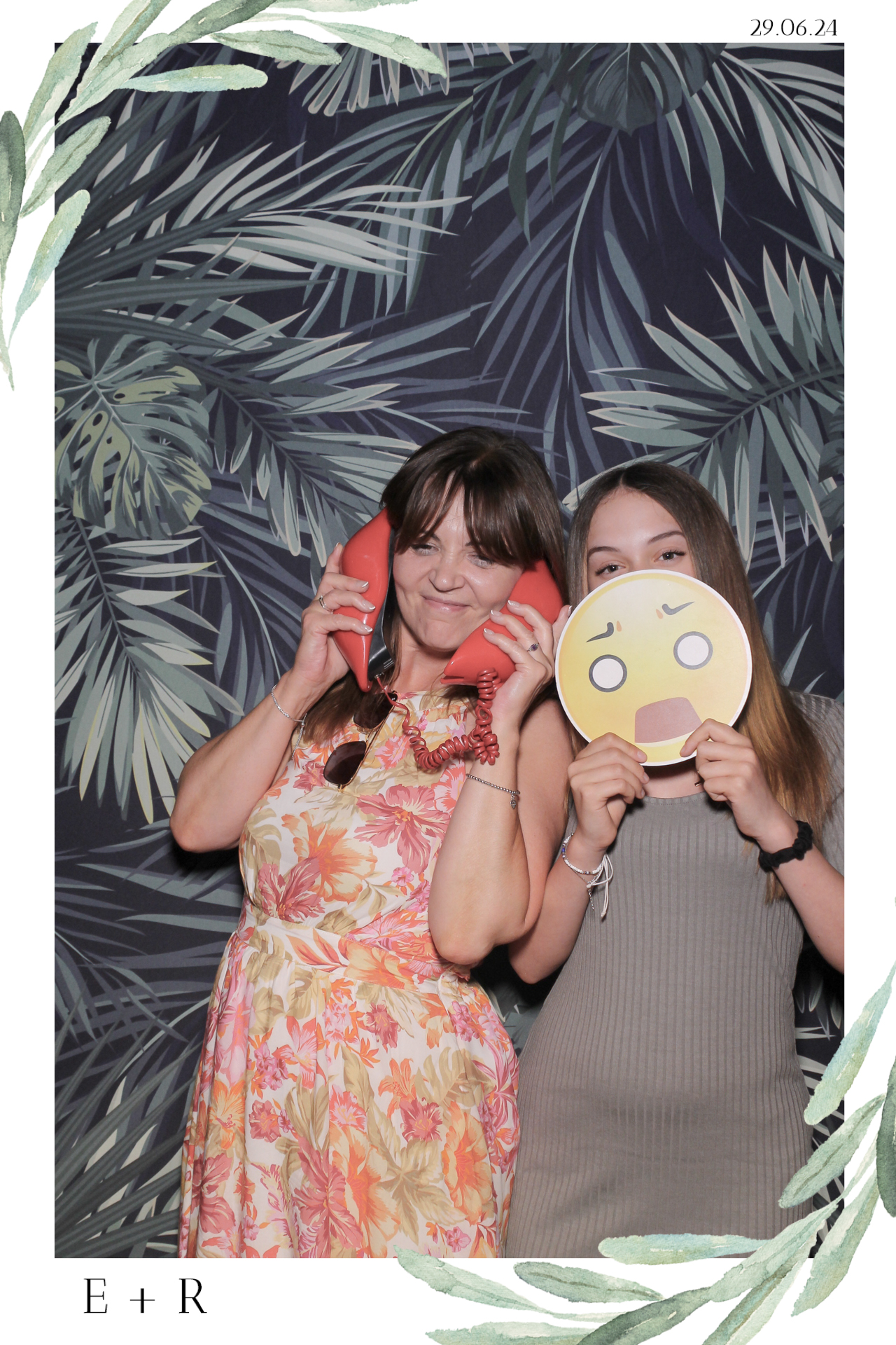 Ellie & Rob - Selfie Mirror | View more photos from the event at gallery.freshbooths.com/u/FreshBooths/Ellie-Rob-Selfie-Mirror
