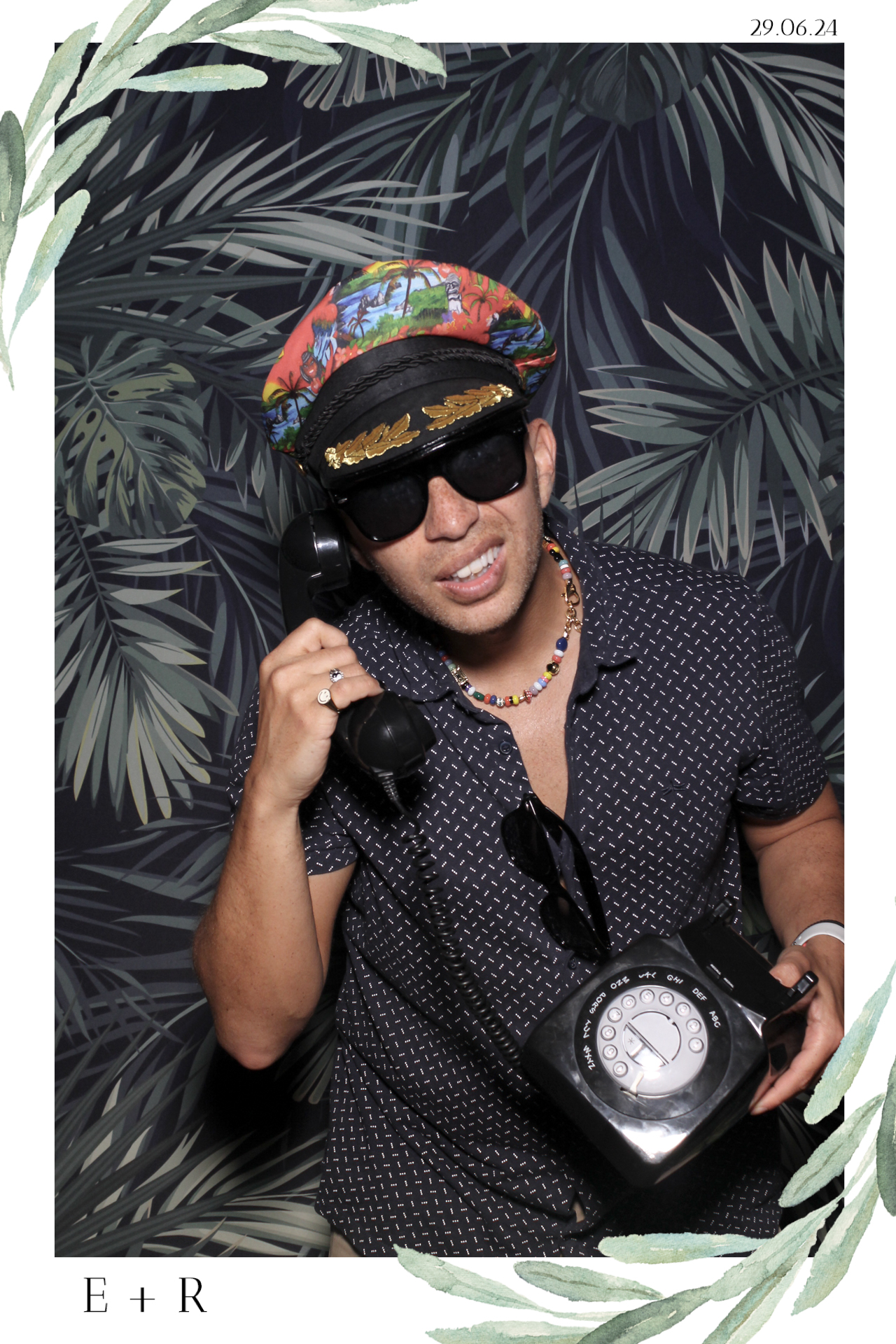 Ellie & Rob - Selfie Mirror | View more photos from the event at gallery.freshbooths.com/u/FreshBooths/Ellie-Rob-Selfie-Mirror