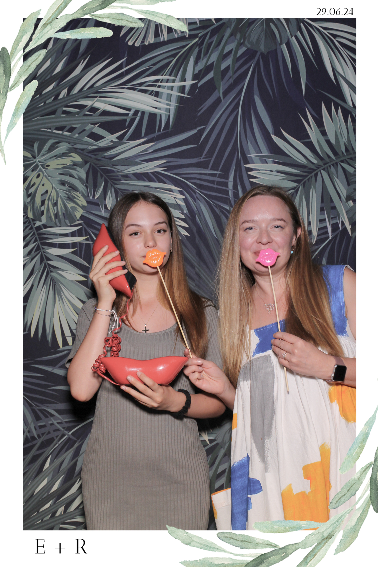 Ellie & Rob - Selfie Mirror | View more photos from the event at gallery.freshbooths.com/u/FreshBooths/Ellie-Rob-Selfie-Mirror