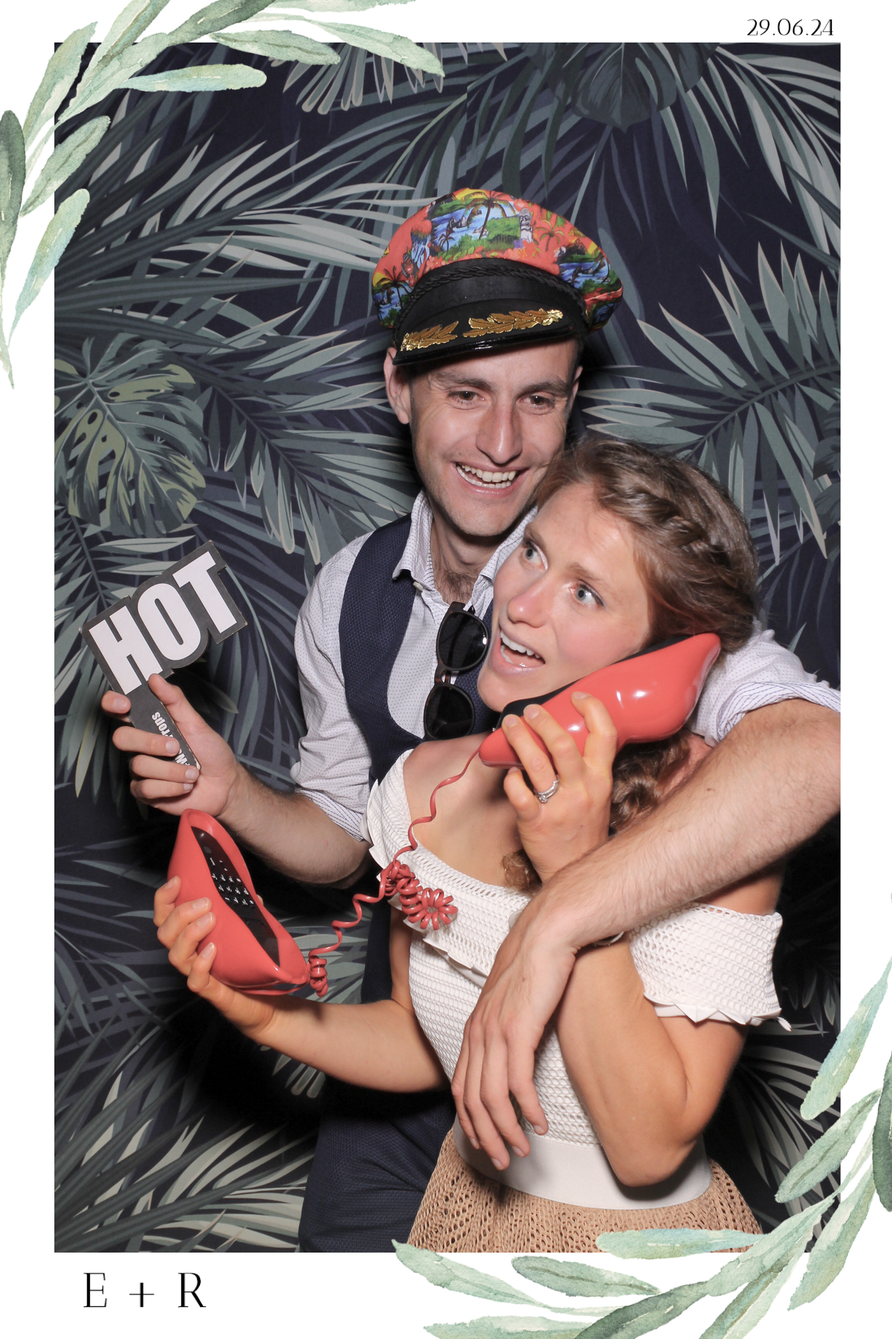 Ellie & Rob - Selfie Mirror | View more photos from the event at gallery.freshbooths.com/u/FreshBooths/Ellie-Rob-Selfie-Mirror