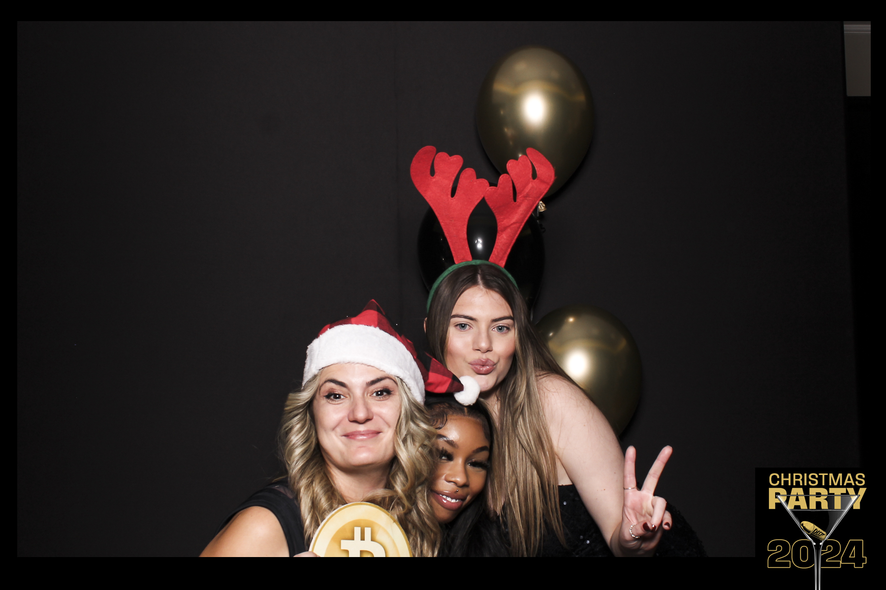 Global 4 Christmas Party 2024 | View more photos from the event at gallery.freshbooths.com/u/FreshBooths/Global-4-Christmas-Party-2024