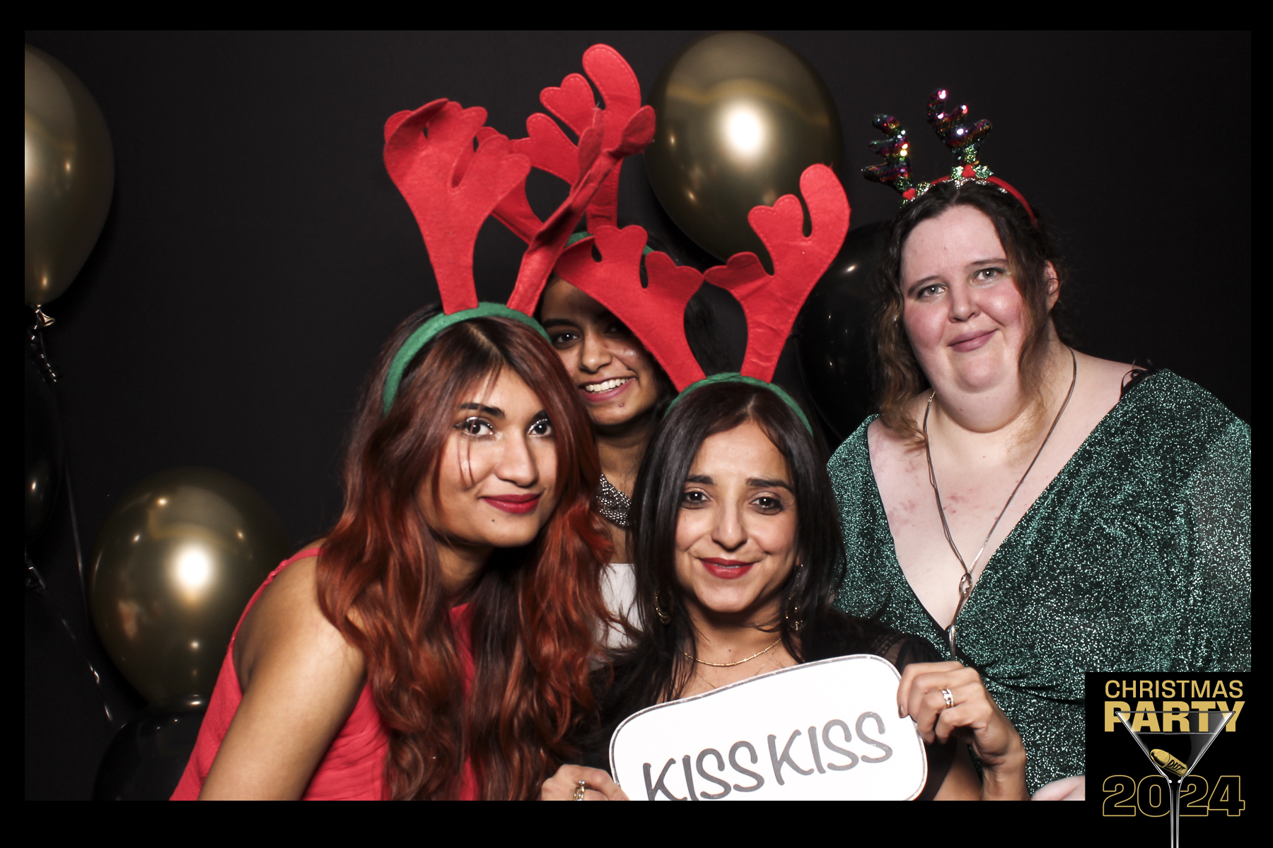 Global 4 Christmas Party 2024 | View more photos from the event at gallery.freshbooths.com/u/FreshBooths/Global-4-Christmas-Party-2024