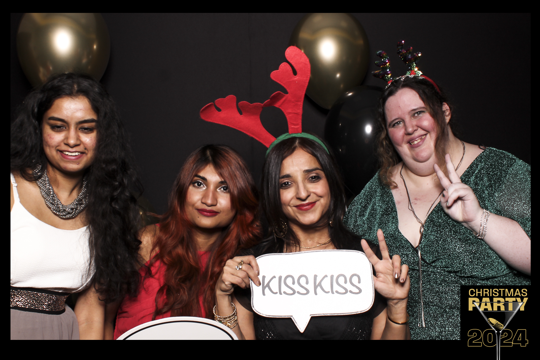 Global 4 Christmas Party 2024 | View more photos from the event at gallery.freshbooths.com/u/FreshBooths/Global-4-Christmas-Party-2024