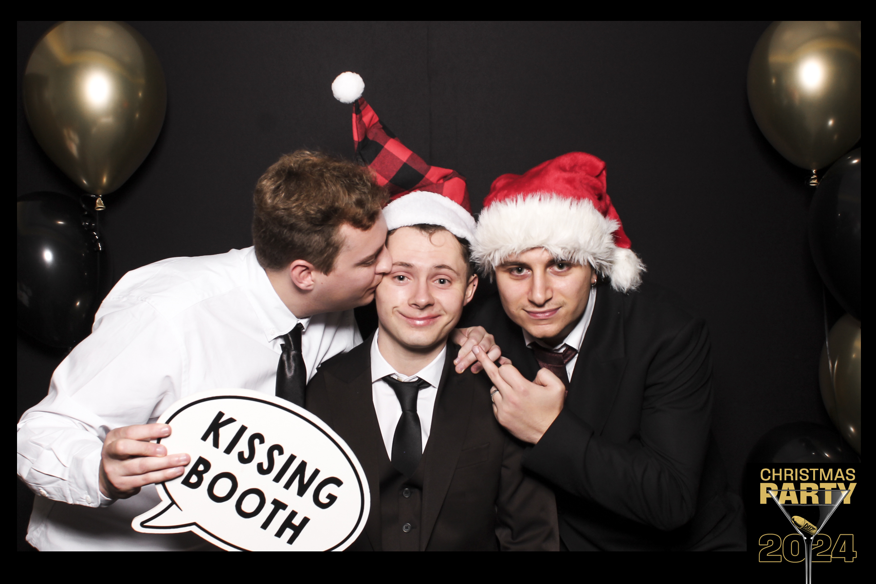 Global 4 Christmas Party 2024 | View more photos from the event at gallery.freshbooths.com/u/FreshBooths/Global-4-Christmas-Party-2024