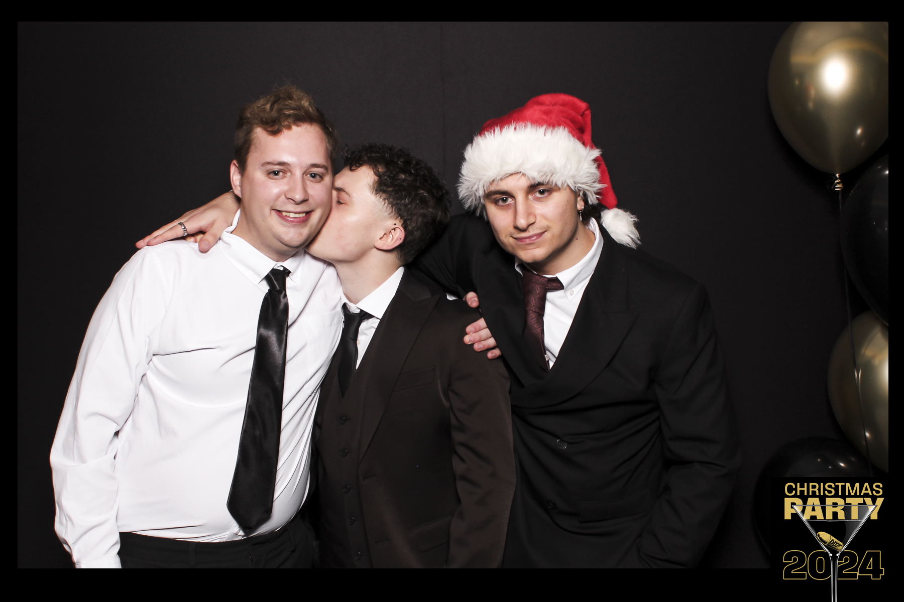 Global 4 Christmas Party 2024 | View more photos from the event at gallery.freshbooths.com/u/FreshBooths/Global-4-Christmas-Party-2024