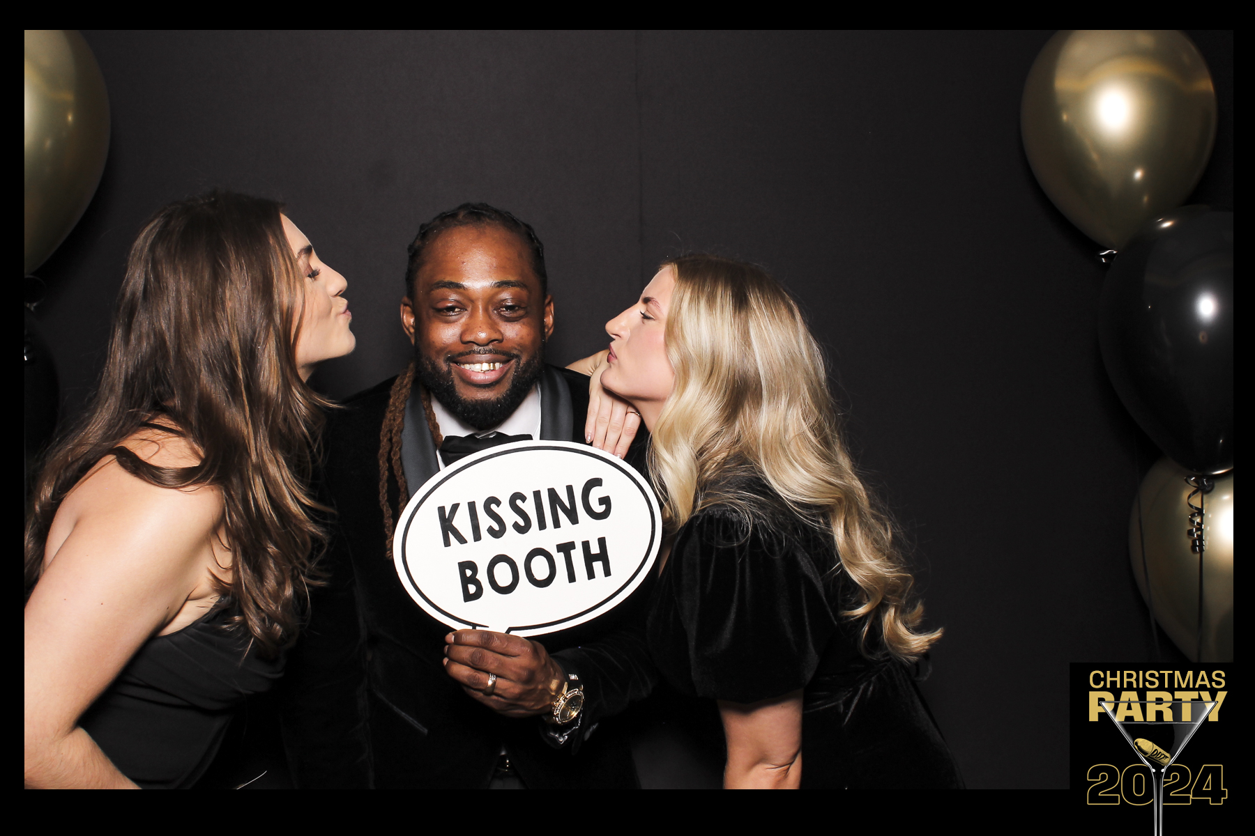 Global 4 Christmas Party 2024 | View more photos from the event at gallery.freshbooths.com/u/FreshBooths/Global-4-Christmas-Party-2024