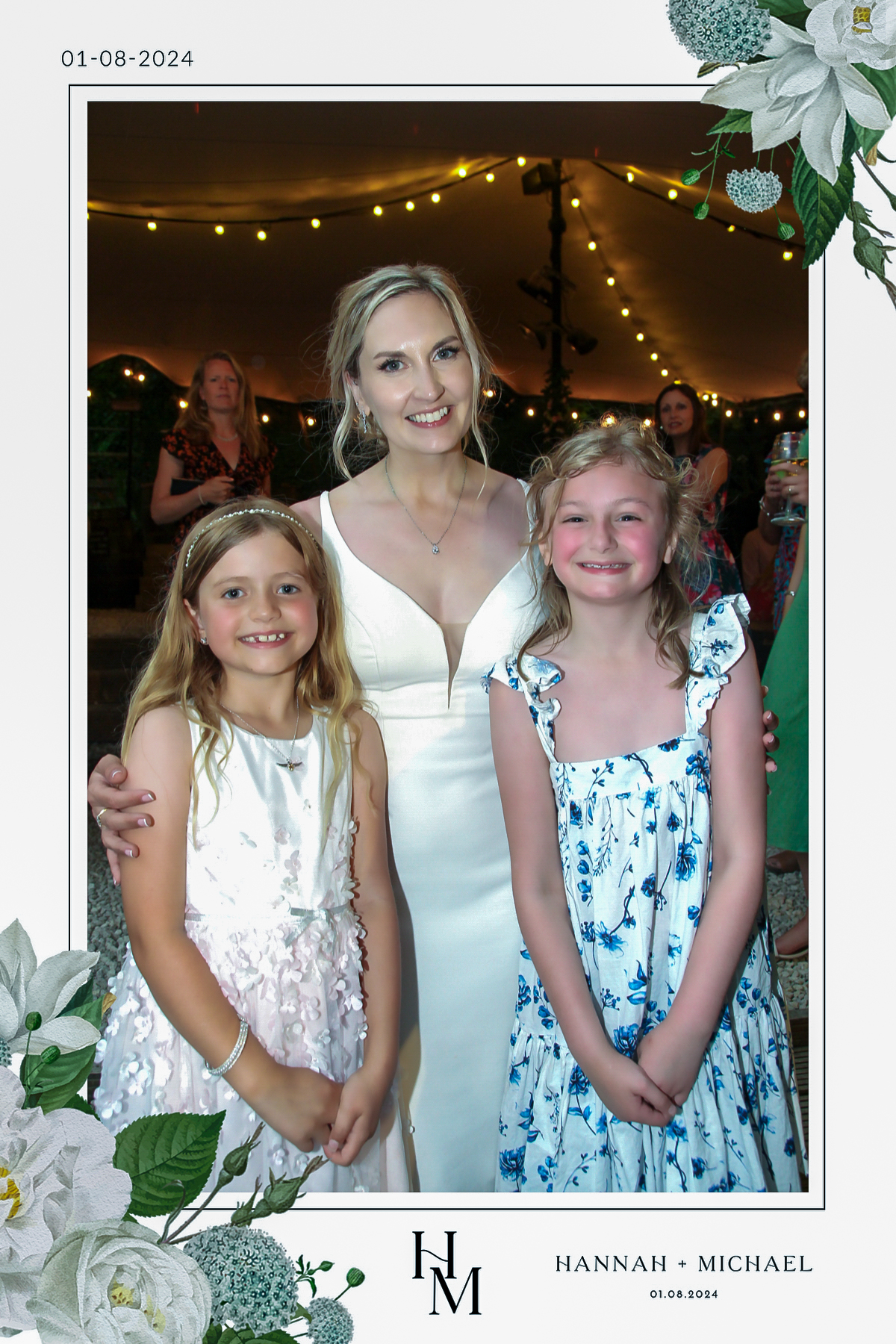 Hannah & Michael Wedding - Roaming Photosd | View more photos from the event at gallery.freshbooths.com/u/FreshBooths/Hannah-Michael-Wedding-Roaming-Photosd