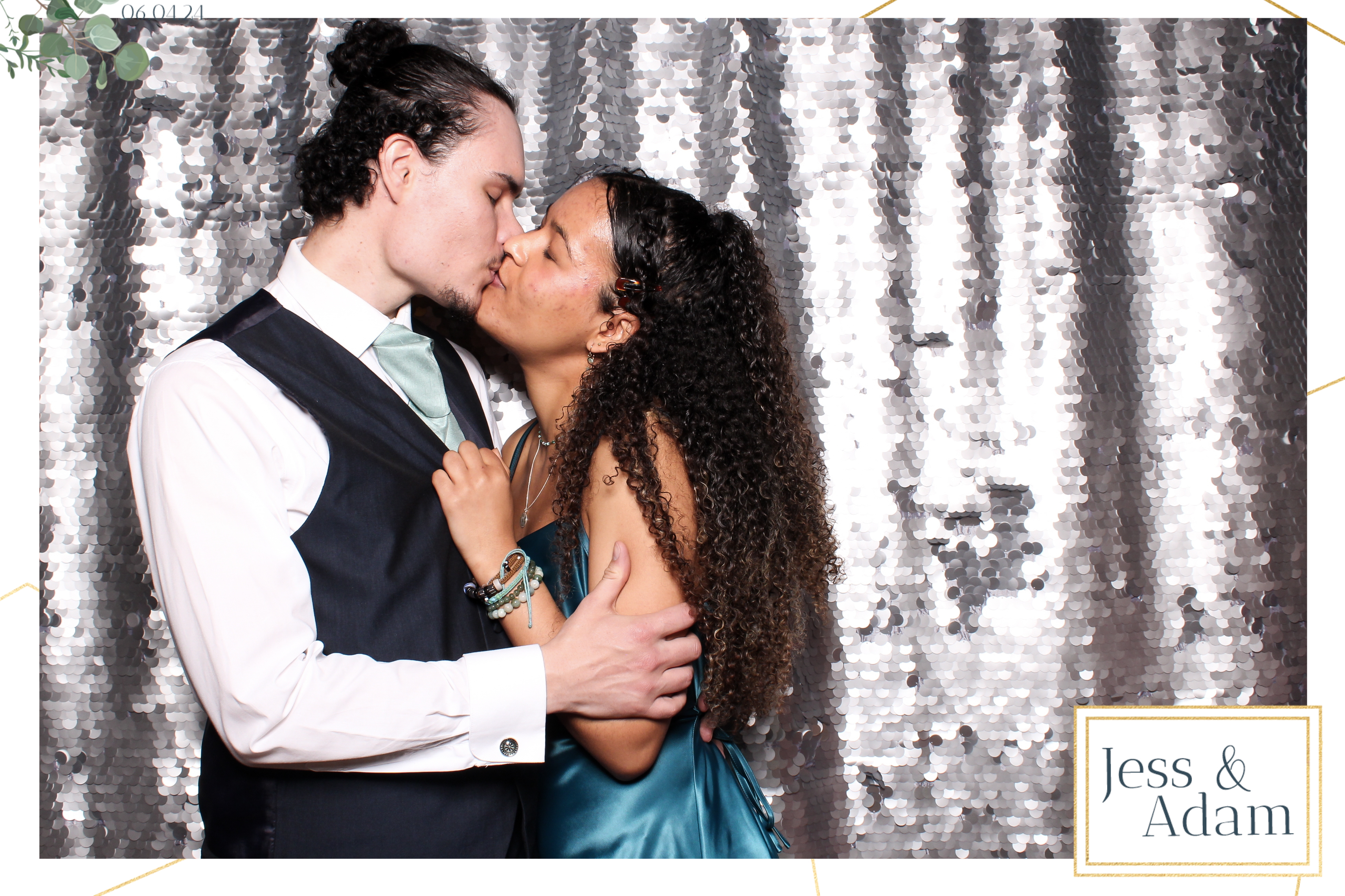 Jess and Adam - Classic Open Booth | View more photos from the event at gallery.freshbooths.com/u/FreshBooths/Jess-and-Adam-Classic-Open-Booth
