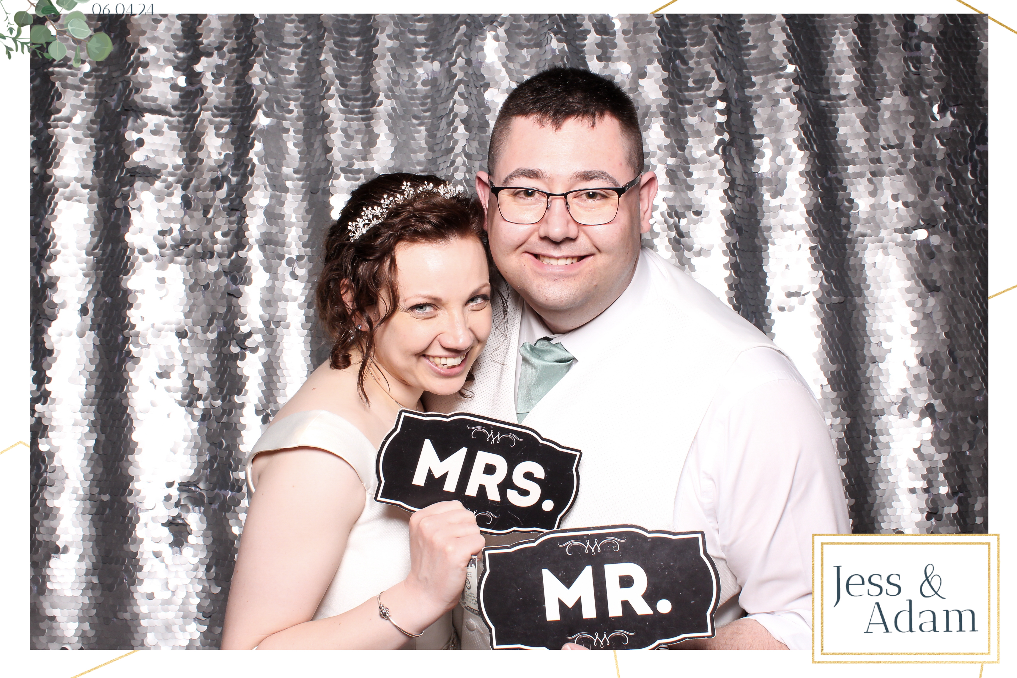 Jess and Adam - Classic Open Booth | View more photos from the event at gallery.freshbooths.com/u/FreshBooths/Jess-and-Adam-Classic-Open-Booth