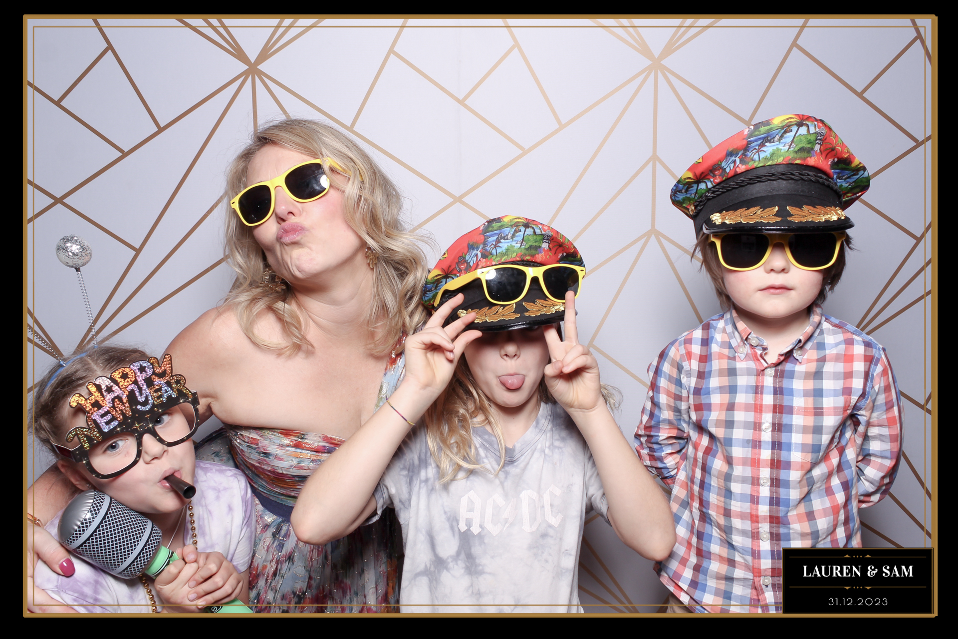 Lauren & Sam Wedding NYE | View more photos from the event at gallery.freshbooths.com/u/FreshBooths/Lauren-Sam-Wedding-NYE