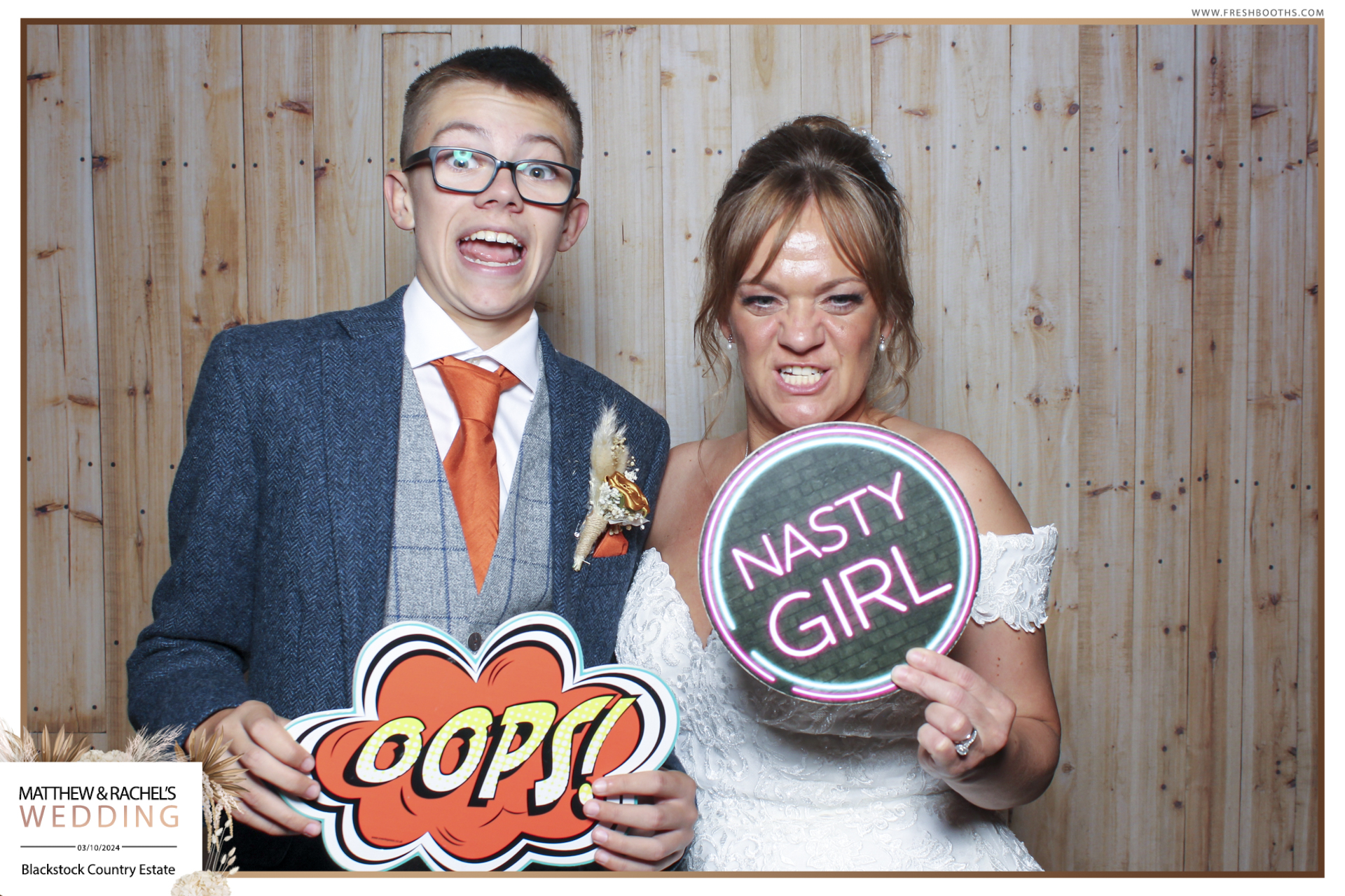 Matthew & Rachel - Classic Open Booth | View more photos from the event at gallery.freshbooths.com/u/FreshBooths/Matthew-Rachel-Classic-Open-Booth