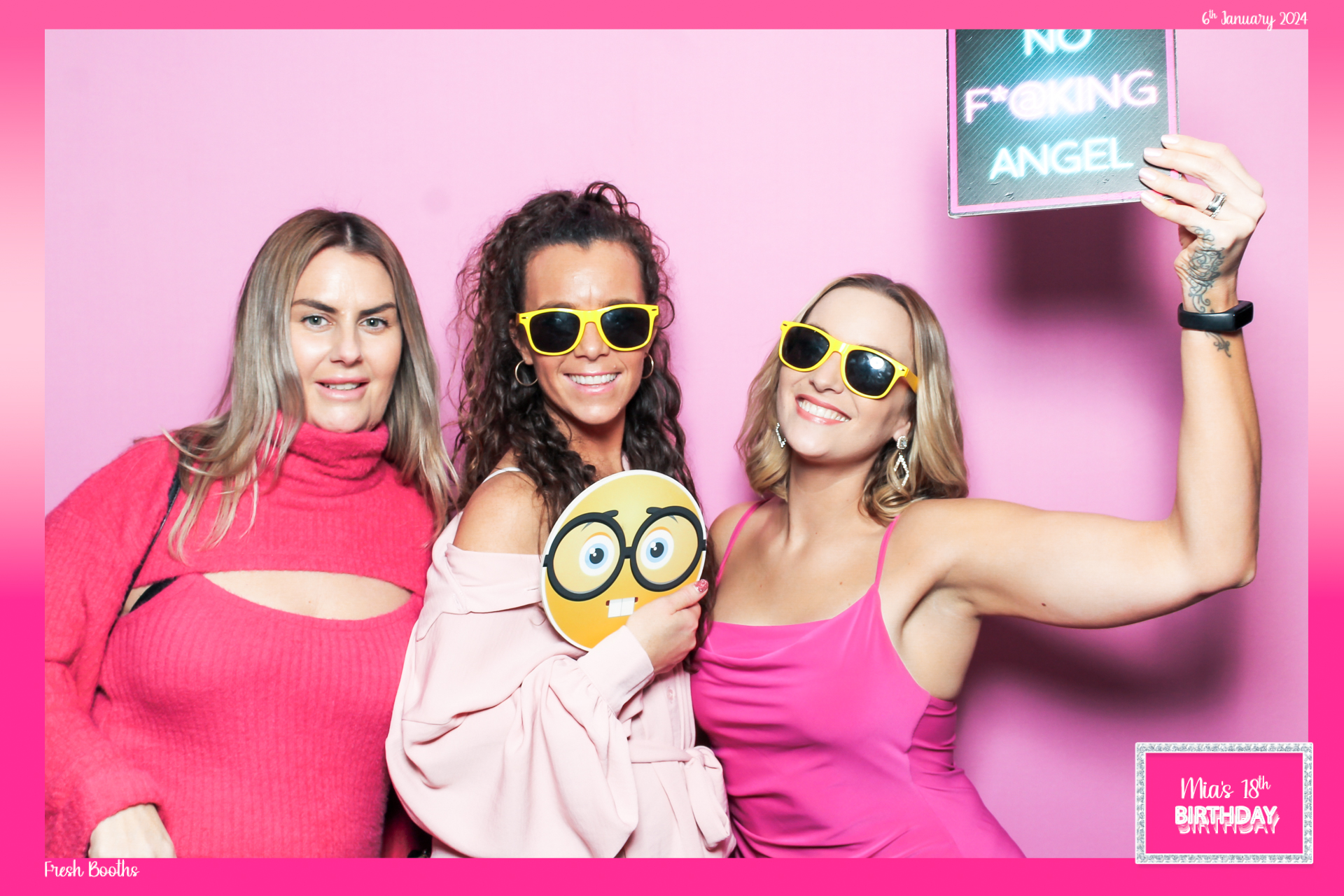 Mia's 18th - Classic Open Booth | View more photos from the event at gallery.freshbooths.com/u/FreshBooths/Mias-18th-Classic-Open-Booth