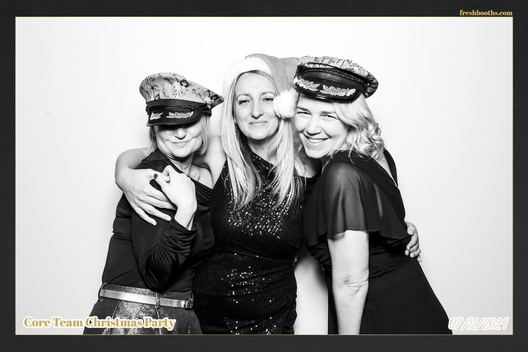 Overbury Xmas Party 2024 | View more photos from the event at gallery.freshbooths.com/u/FreshBooths/Overbury-Xmas-Party-2024