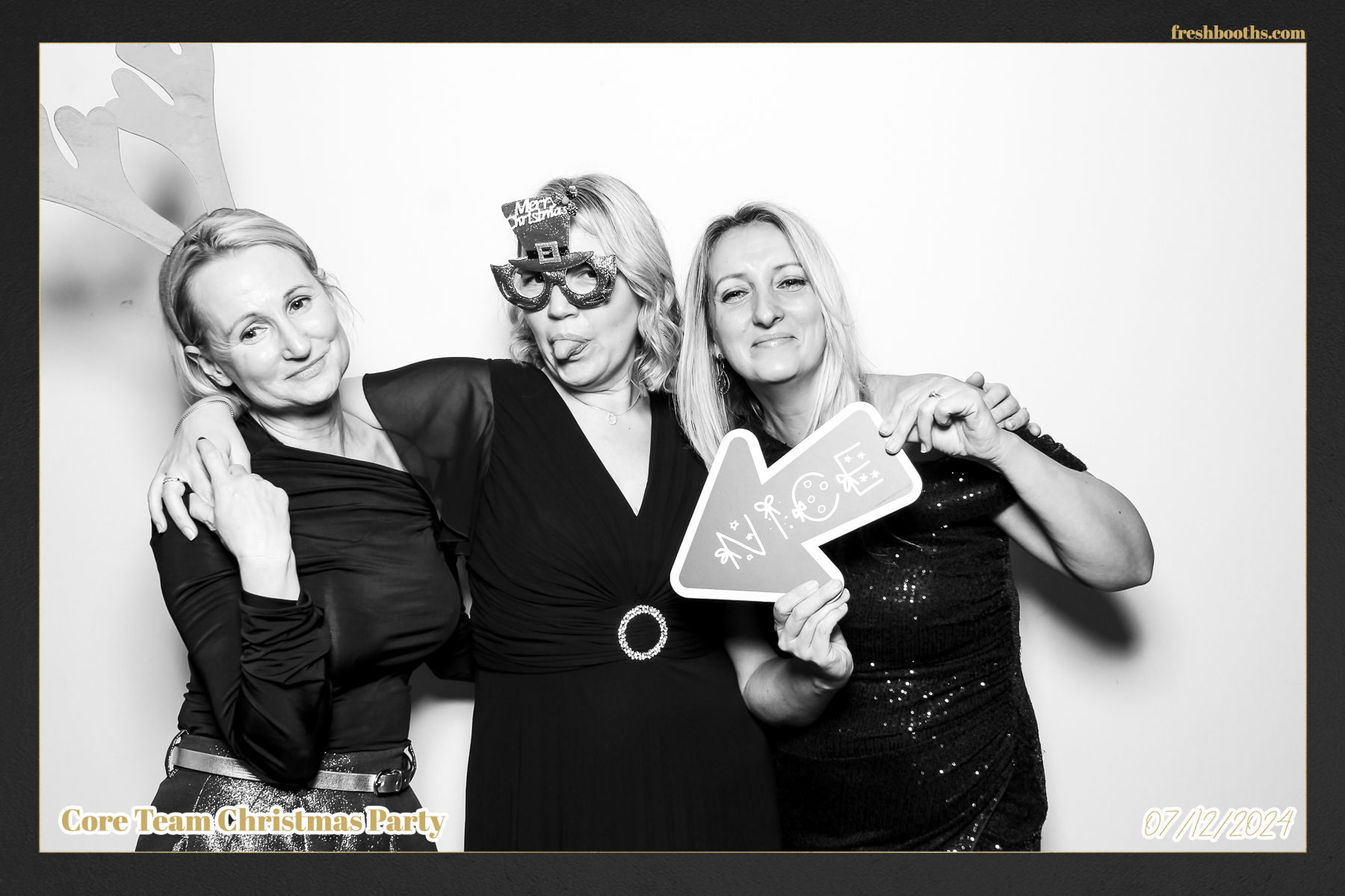 Overbury Xmas Party 2024 | View more photos from the event at gallery.freshbooths.com/u/FreshBooths/Overbury-Xmas-Party-2024