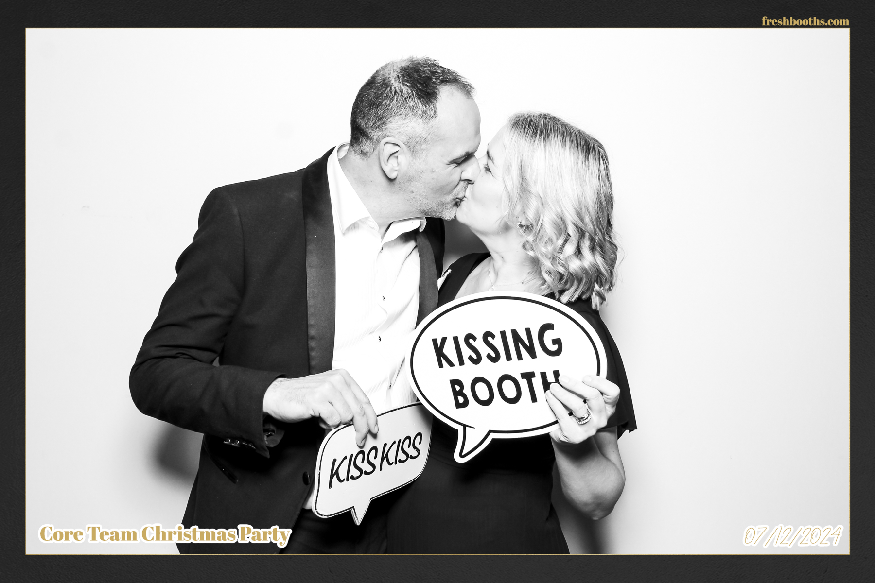 Overbury Xmas Party 2024 | View more photos from the event at gallery.freshbooths.com/u/FreshBooths/Overbury-Xmas-Party-2024