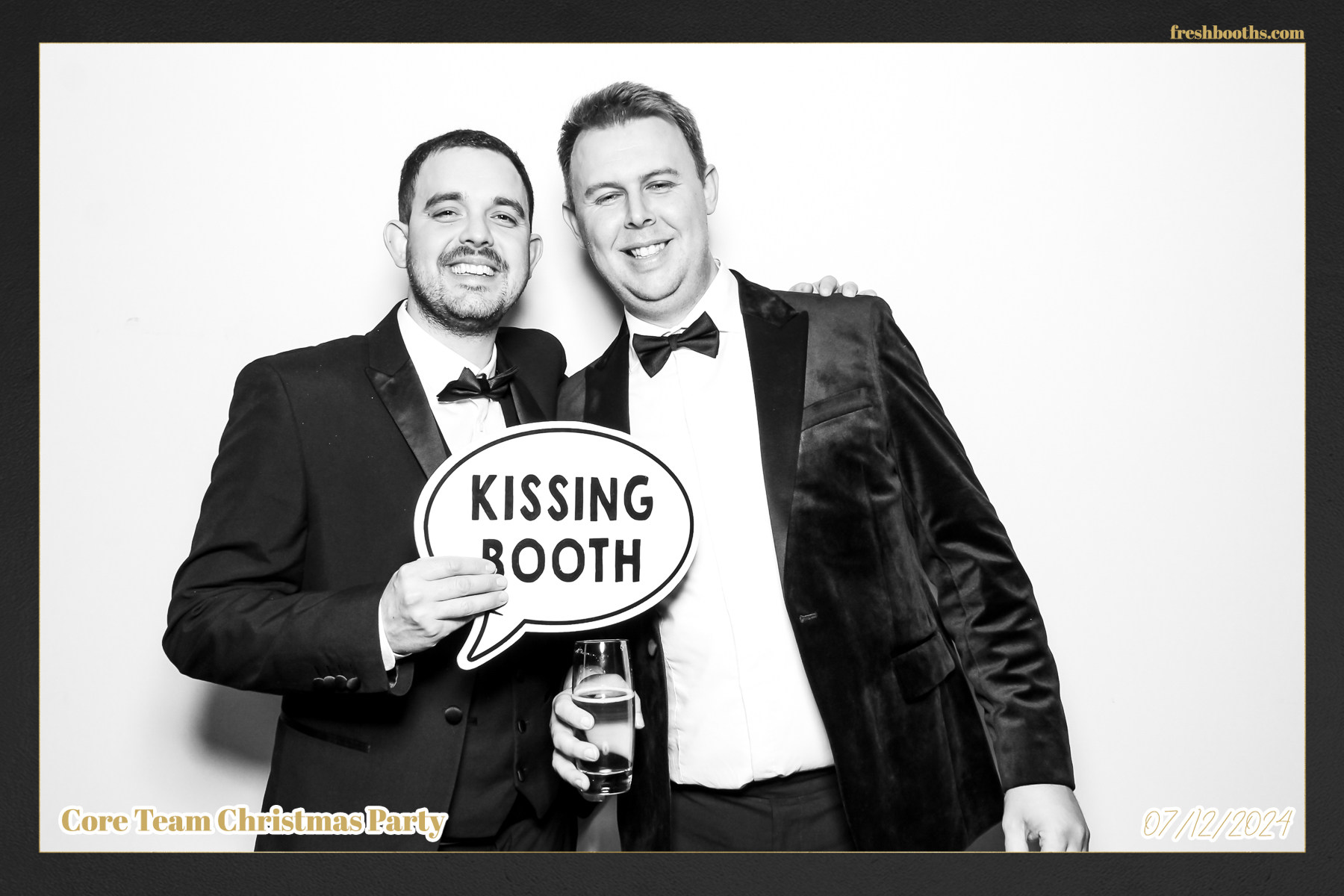Overbury Xmas Party 2024 | View more photos from the event at gallery.freshbooths.com/u/FreshBooths/Overbury-Xmas-Party-2024