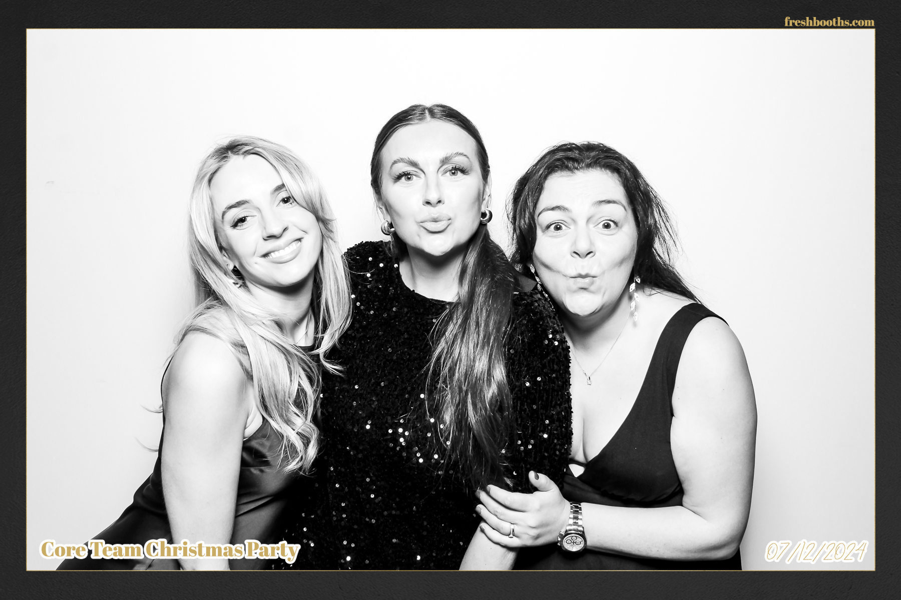 Overbury Xmas Party 2024 | View more photos from the event at gallery.freshbooths.com/u/FreshBooths/Overbury-Xmas-Party-2024
