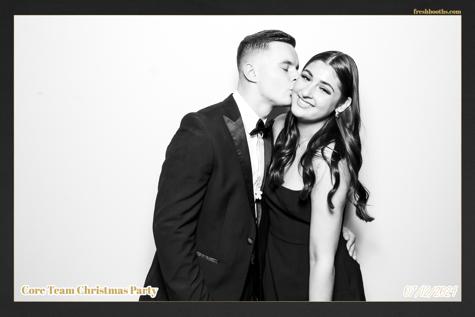 Overbury Xmas Party 2024 | View more photos from the event at gallery.freshbooths.com/u/FreshBooths/Overbury-Xmas-Party-2024