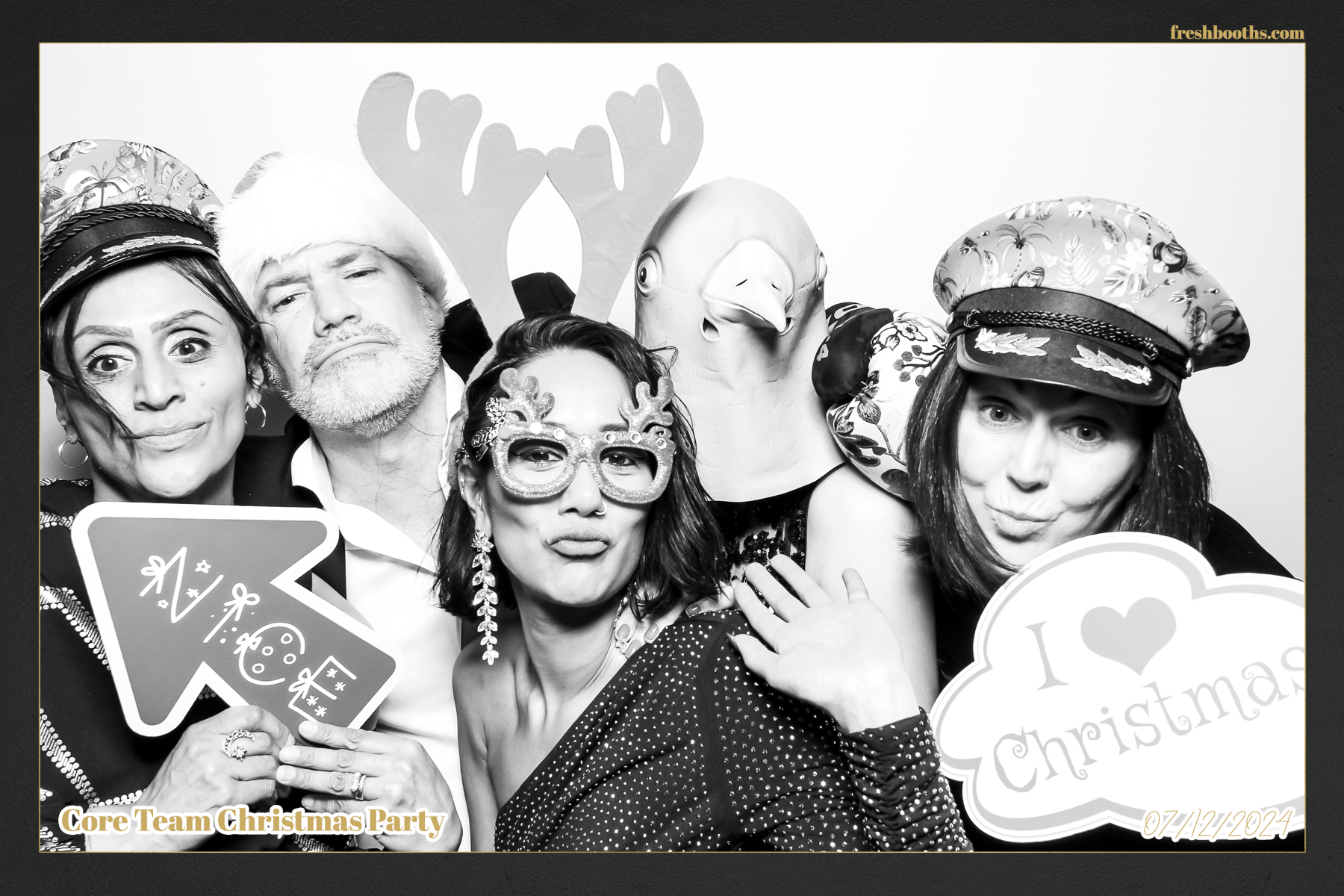 Overbury Xmas Party 2024 | View more photos from the event at gallery.freshbooths.com/u/FreshBooths/Overbury-Xmas-Party-2024