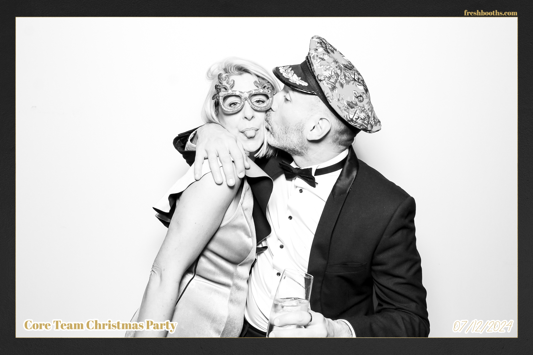 Overbury Xmas Party 2024 | View more photos from the event at gallery.freshbooths.com/u/FreshBooths/Overbury-Xmas-Party-2024