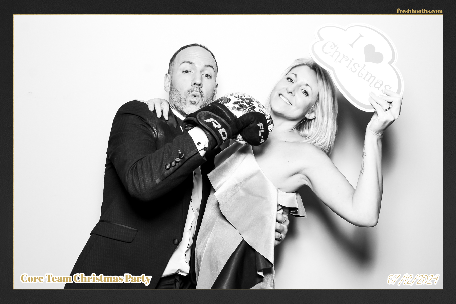 Overbury Xmas Party 2024 | View more photos from the event at gallery.freshbooths.com/u/FreshBooths/Overbury-Xmas-Party-2024