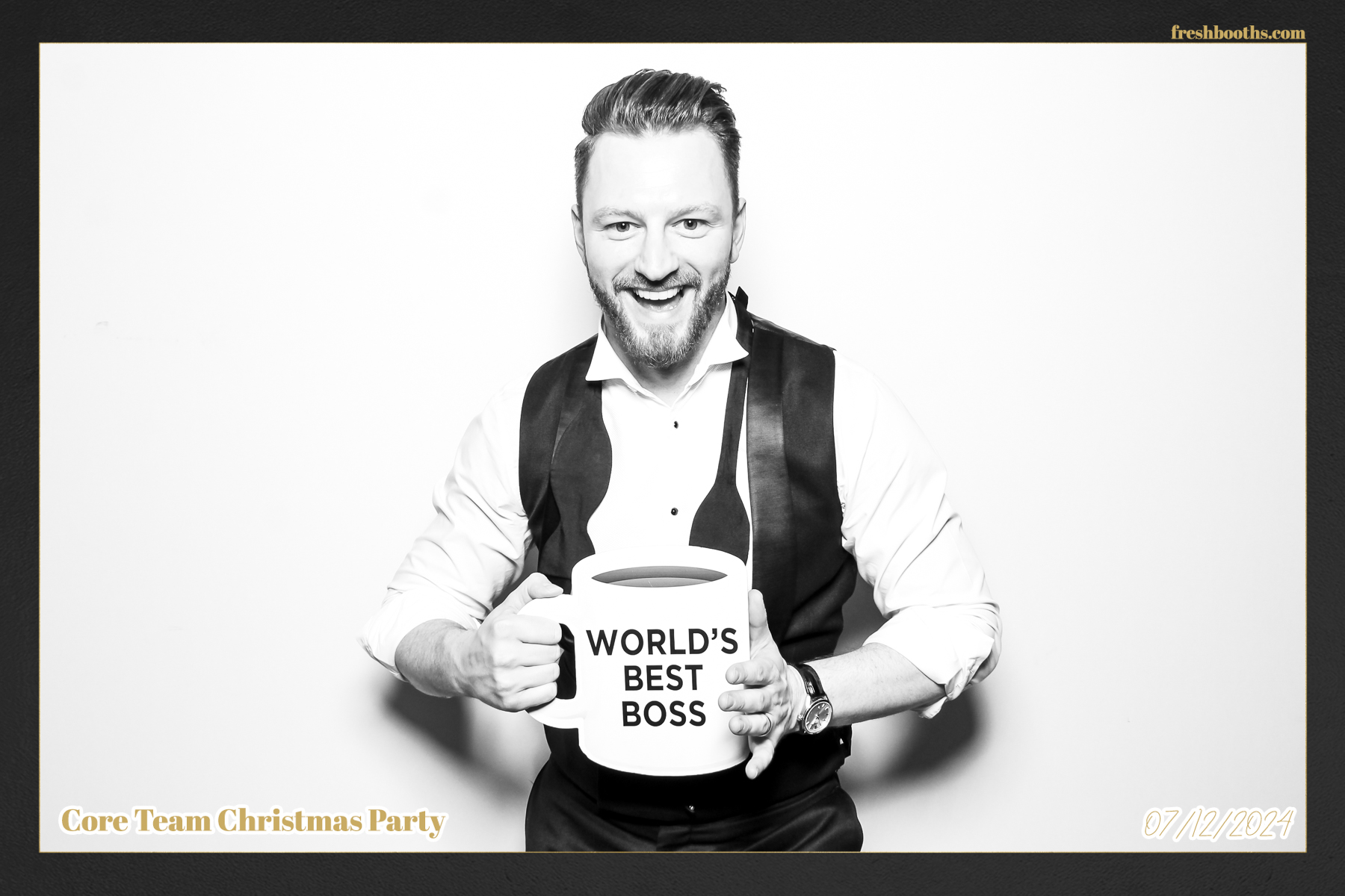 Overbury Xmas Party 2024 | View more photos from the event at gallery.freshbooths.com/u/FreshBooths/Overbury-Xmas-Party-2024
