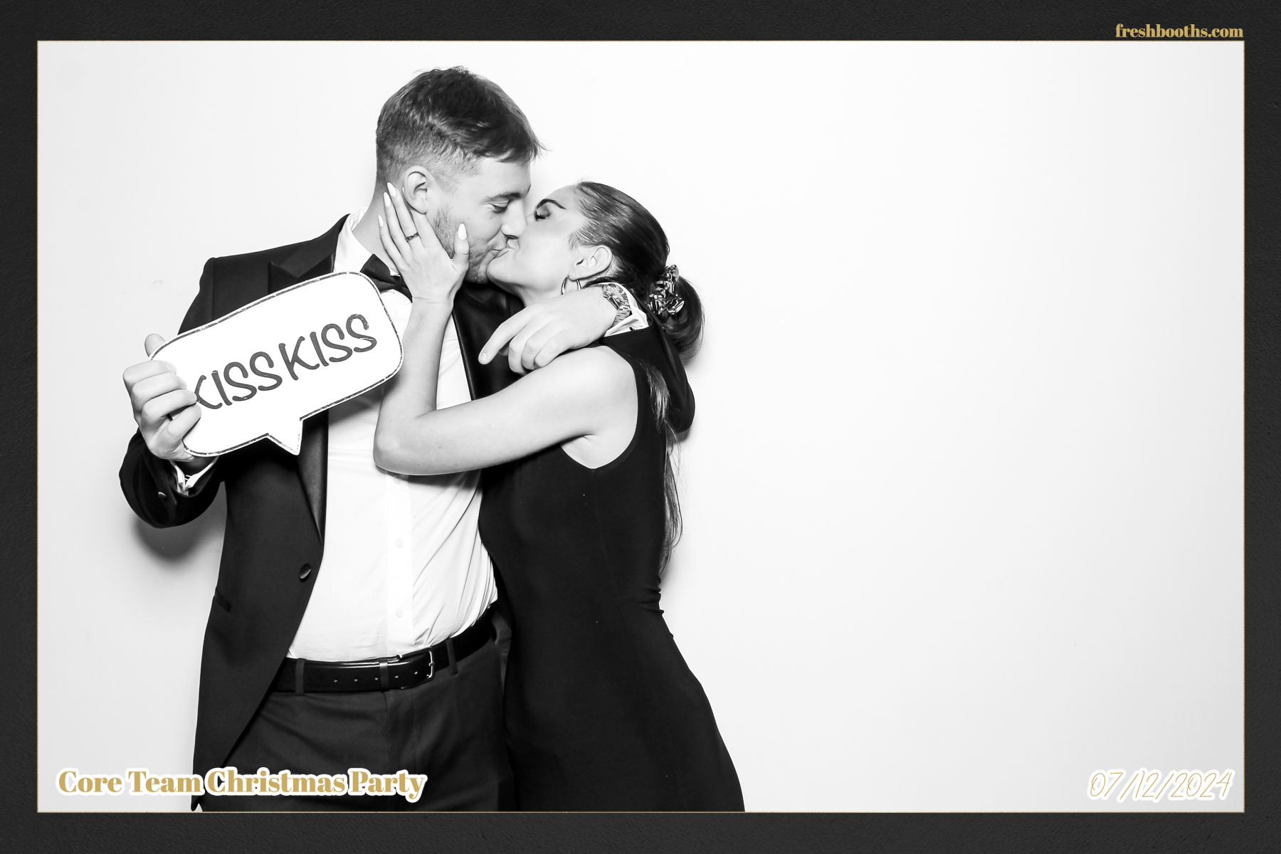 Overbury Xmas Party 2024 | View more photos from the event at gallery.freshbooths.com/u/FreshBooths/Overbury-Xmas-Party-2024