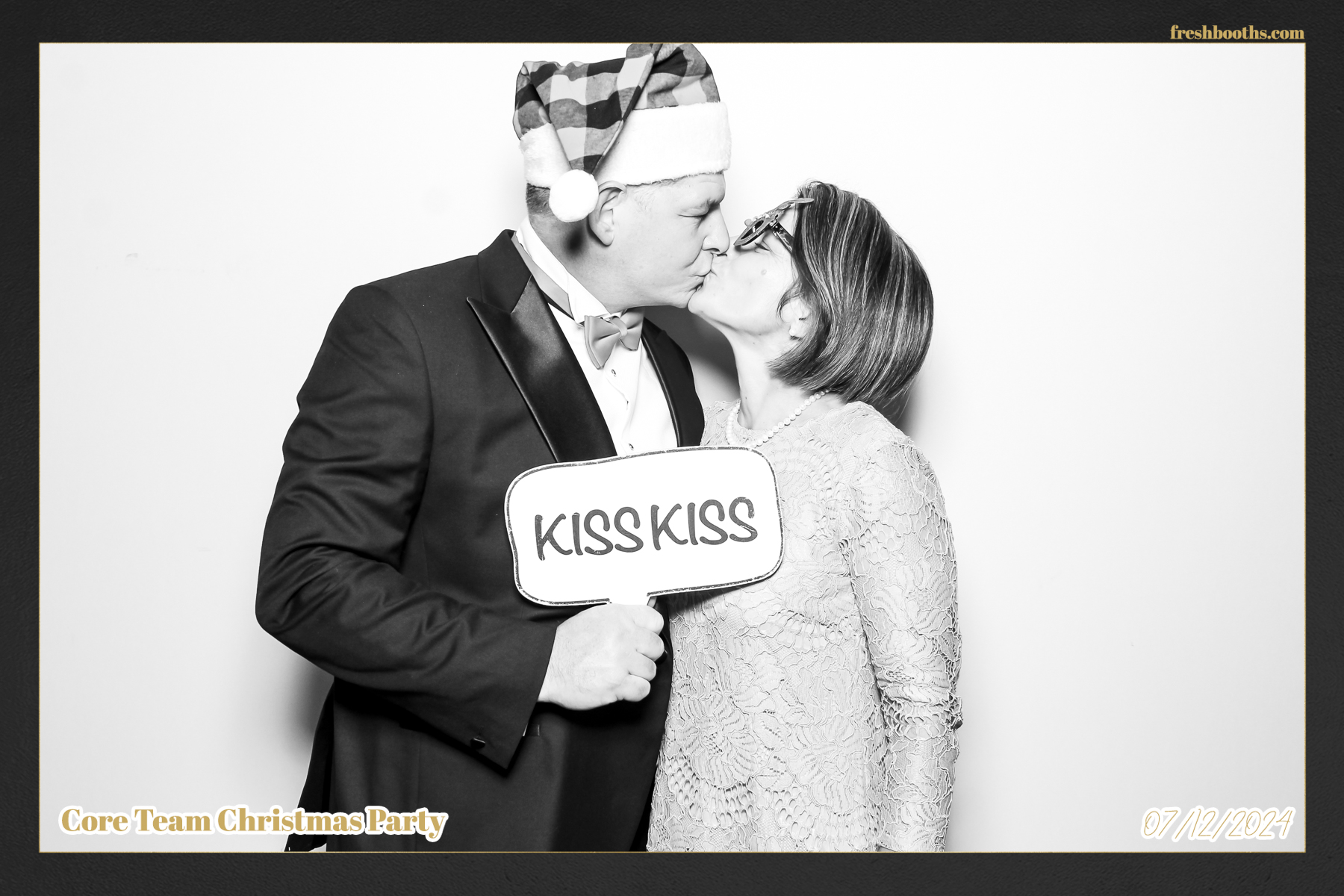 Overbury Xmas Party 2024 | View more photos from the event at gallery.freshbooths.com/u/FreshBooths/Overbury-Xmas-Party-2024