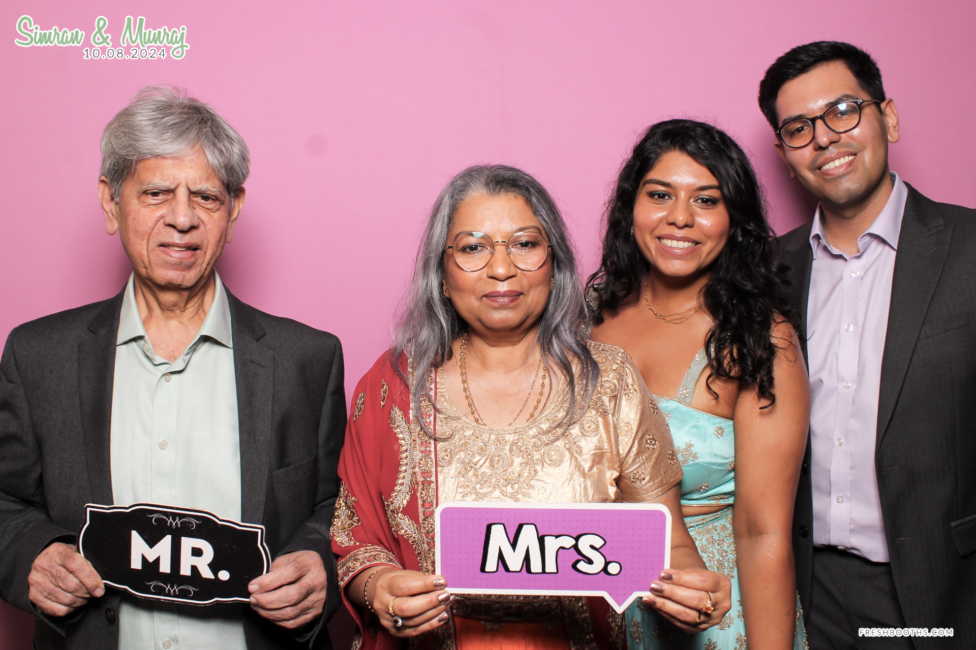 Simran and Munraj x Classic Open Booth | View more photos from the event at gallery.freshbooths.com/u/FreshBooths/Simran-and-Munraj-x-Classic-Open-Booth
