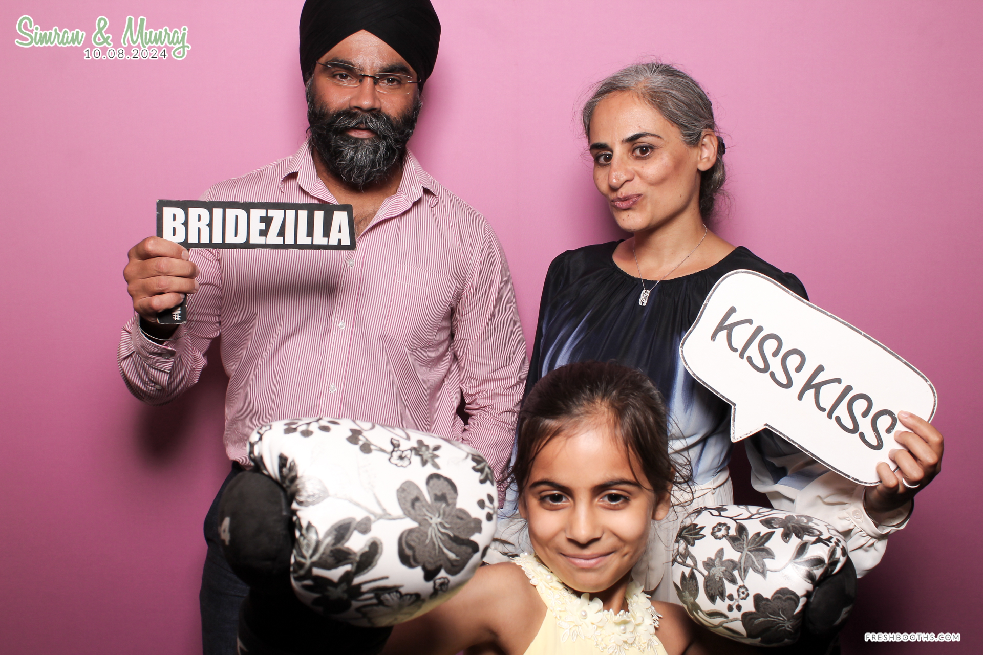 Simran and Munraj x Classic Open Booth | View more photos from the event at gallery.freshbooths.com/u/FreshBooths/Simran-and-Munraj-x-Classic-Open-Booth