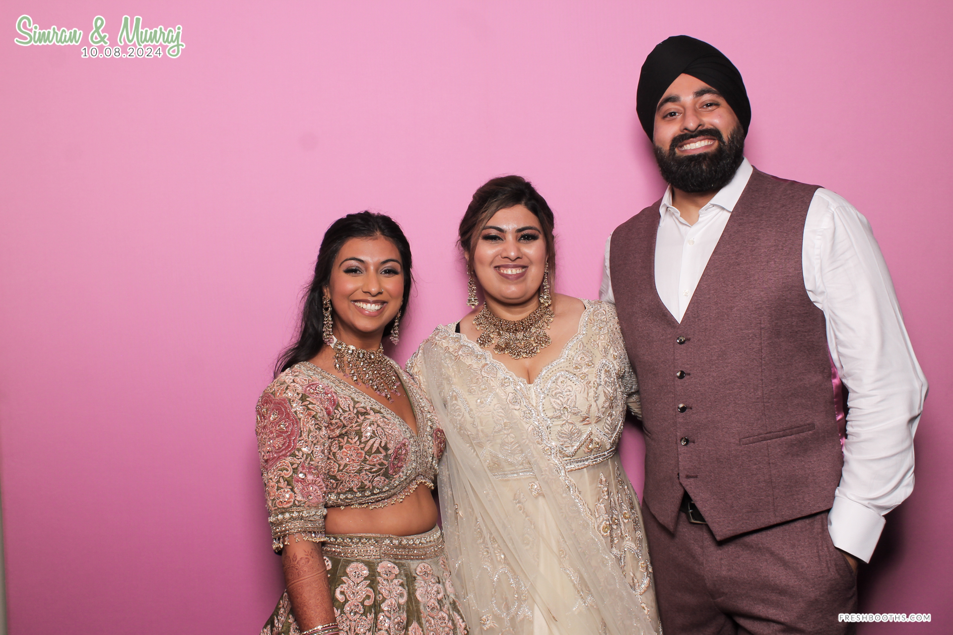 Simran and Munraj x Classic Open Booth | View more photos from the event at gallery.freshbooths.com/u/FreshBooths/Simran-and-Munraj-x-Classic-Open-Booth