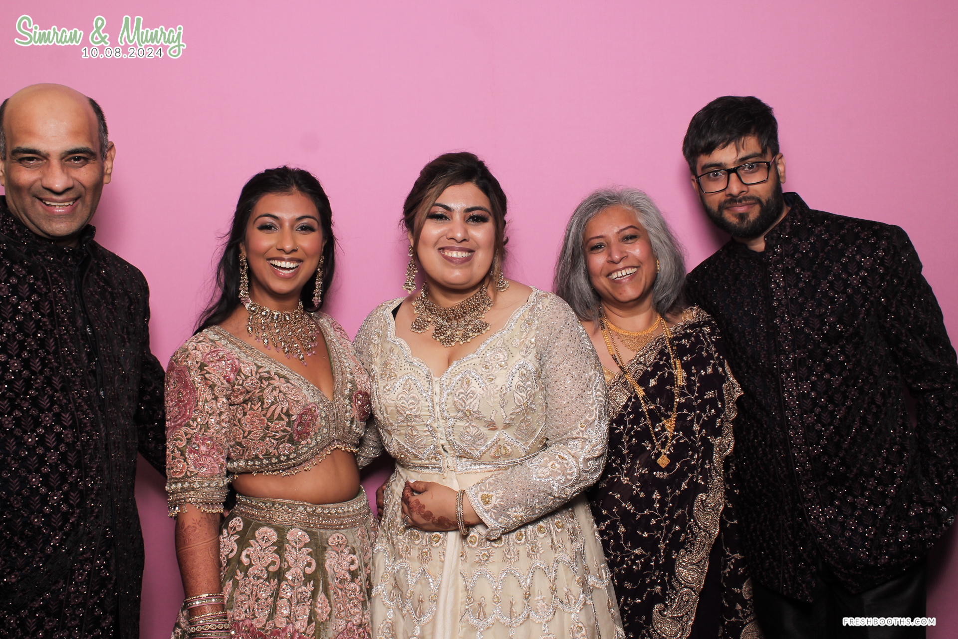 Simran and Munraj x Classic Open Booth | View more photos from the event at gallery.freshbooths.com/u/FreshBooths/Simran-and-Munraj-x-Classic-Open-Booth