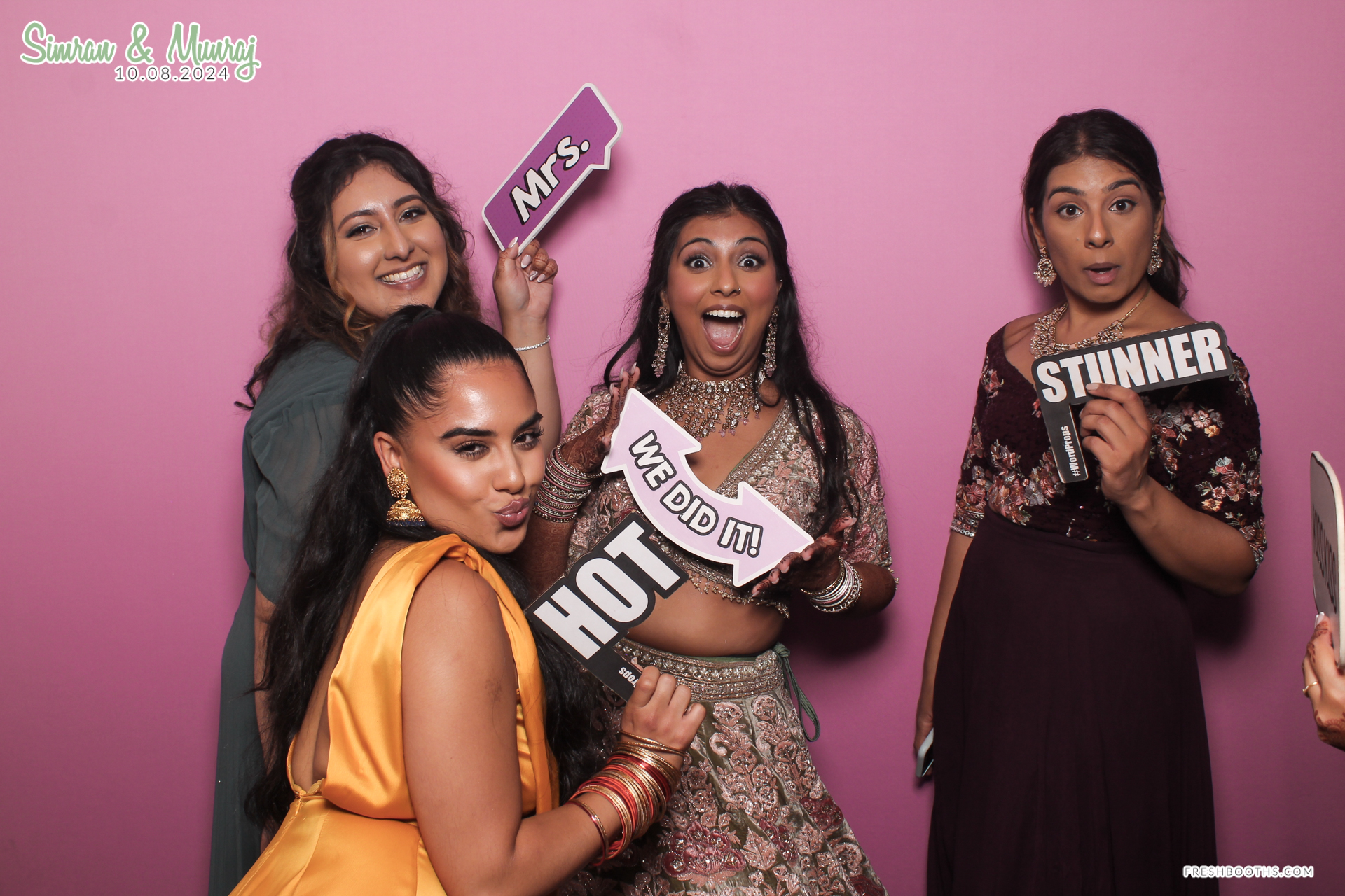 Simran and Munraj x Classic Open Booth | View more photos from the event at gallery.freshbooths.com/u/FreshBooths/Simran-and-Munraj-x-Classic-Open-Booth