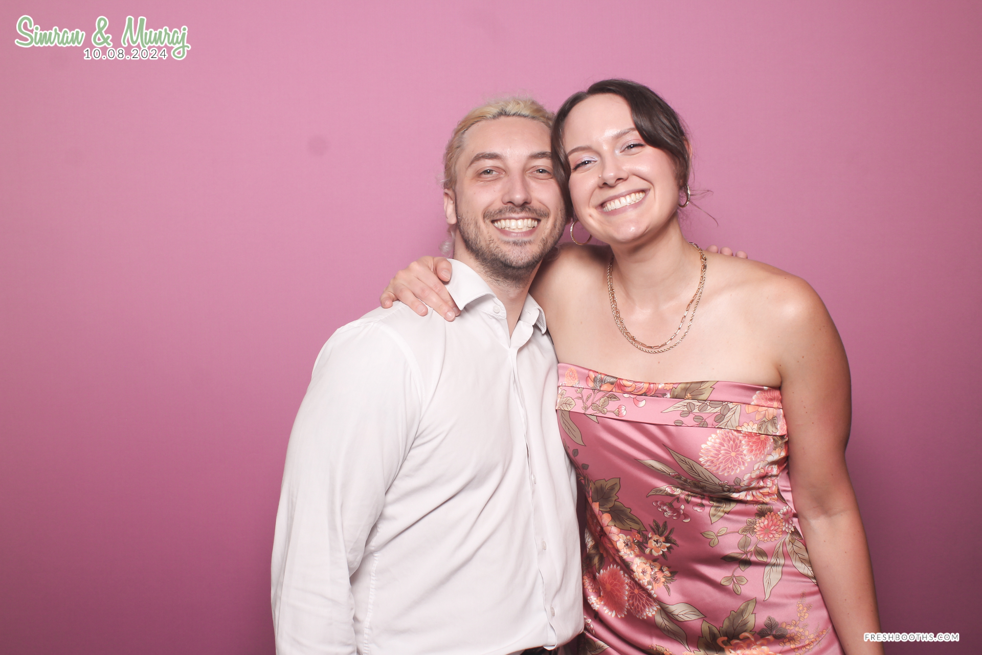 Simran and Munraj x Classic Open Booth | View more photos from the event at gallery.freshbooths.com/u/FreshBooths/Simran-and-Munraj-x-Classic-Open-Booth