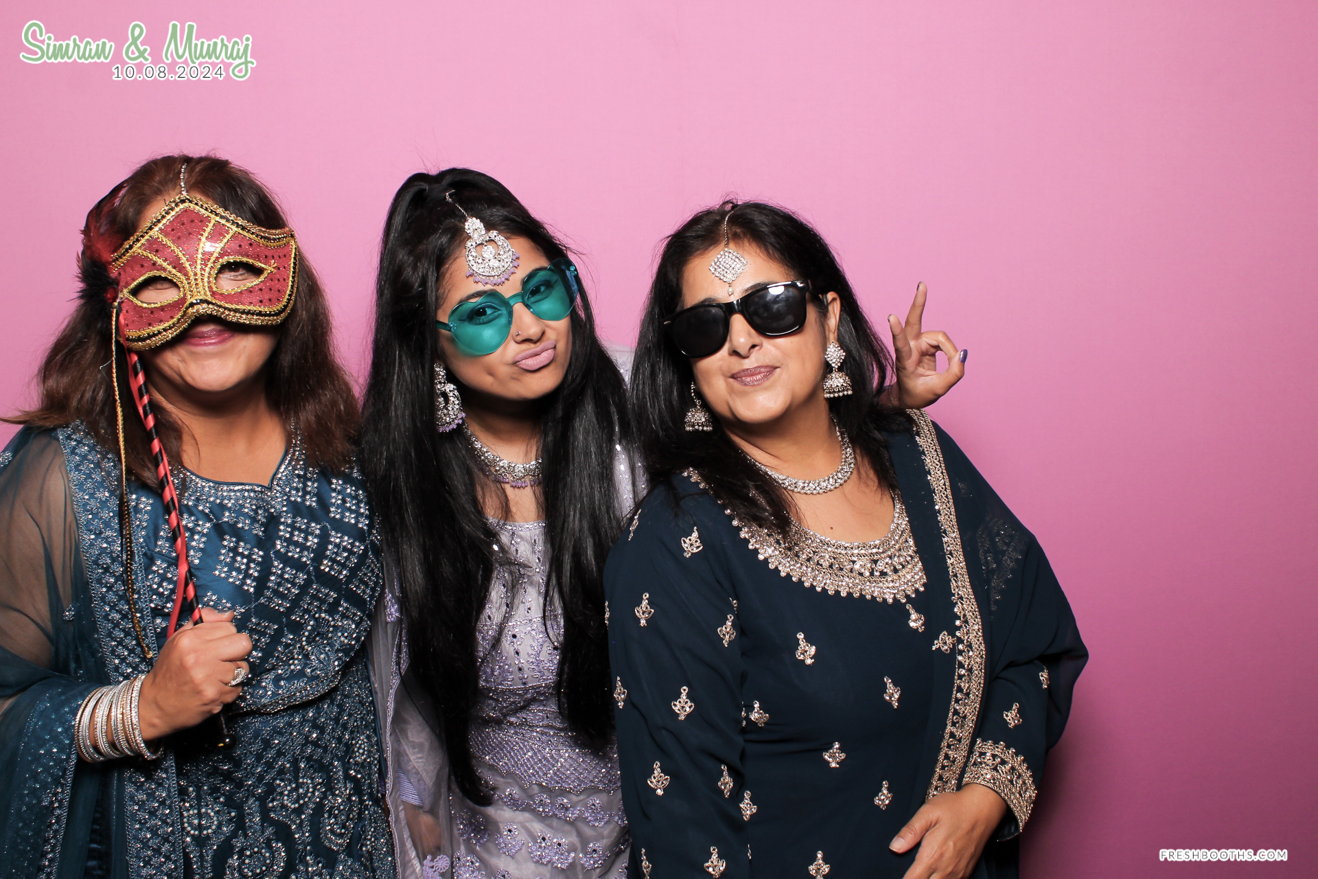Simran and Munraj x Classic Open Booth | View more photos from the event at gallery.freshbooths.com/u/FreshBooths/Simran-and-Munraj-x-Classic-Open-Booth