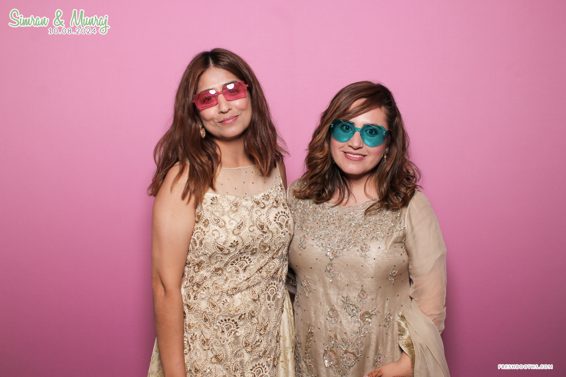 Simran and Munraj x Classic Open Booth | View more photos from the event at gallery.freshbooths.com/u/FreshBooths/Simran-and-Munraj-x-Classic-Open-Booth