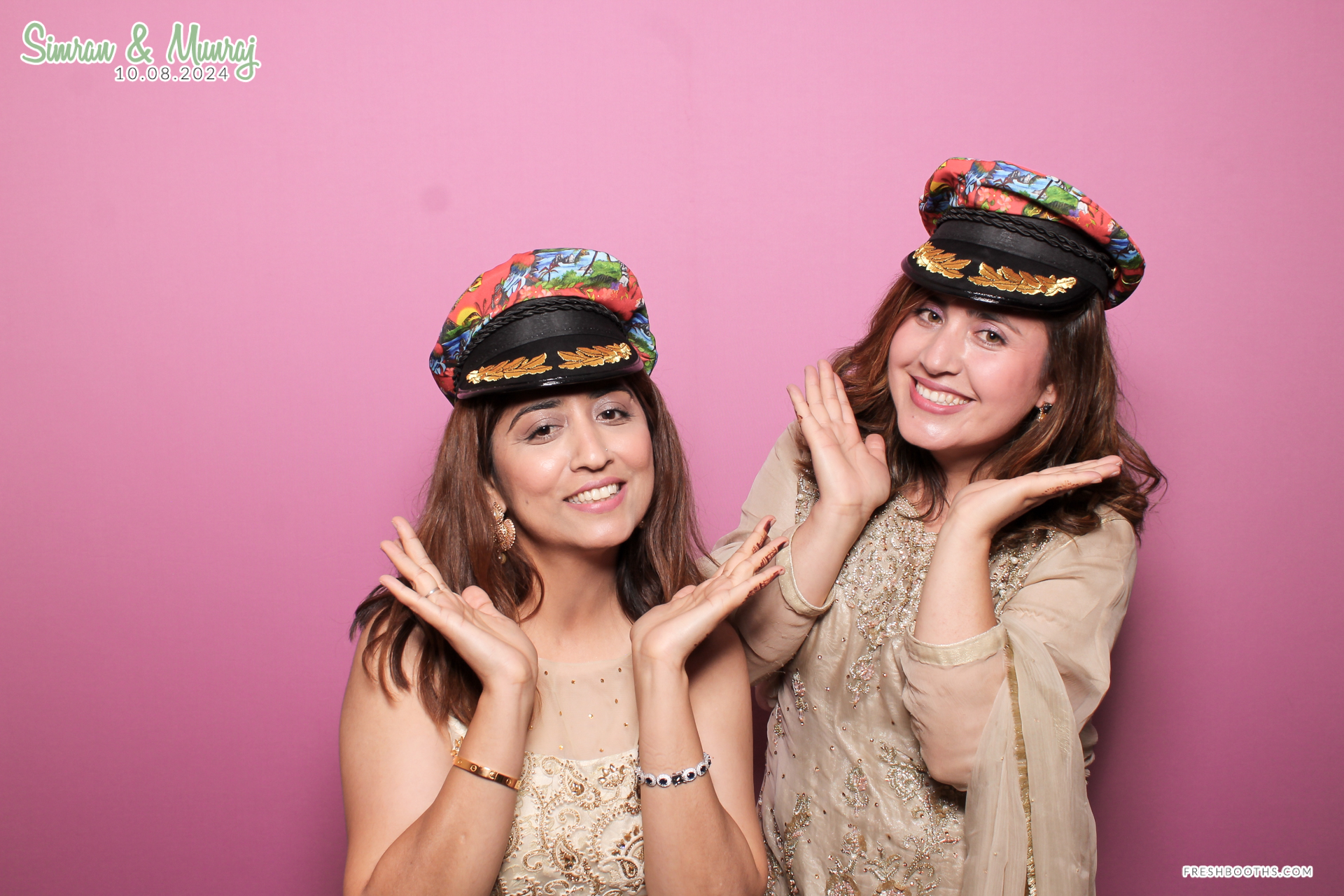 Simran and Munraj x Classic Open Booth | View more photos from the event at gallery.freshbooths.com/u/FreshBooths/Simran-and-Munraj-x-Classic-Open-Booth